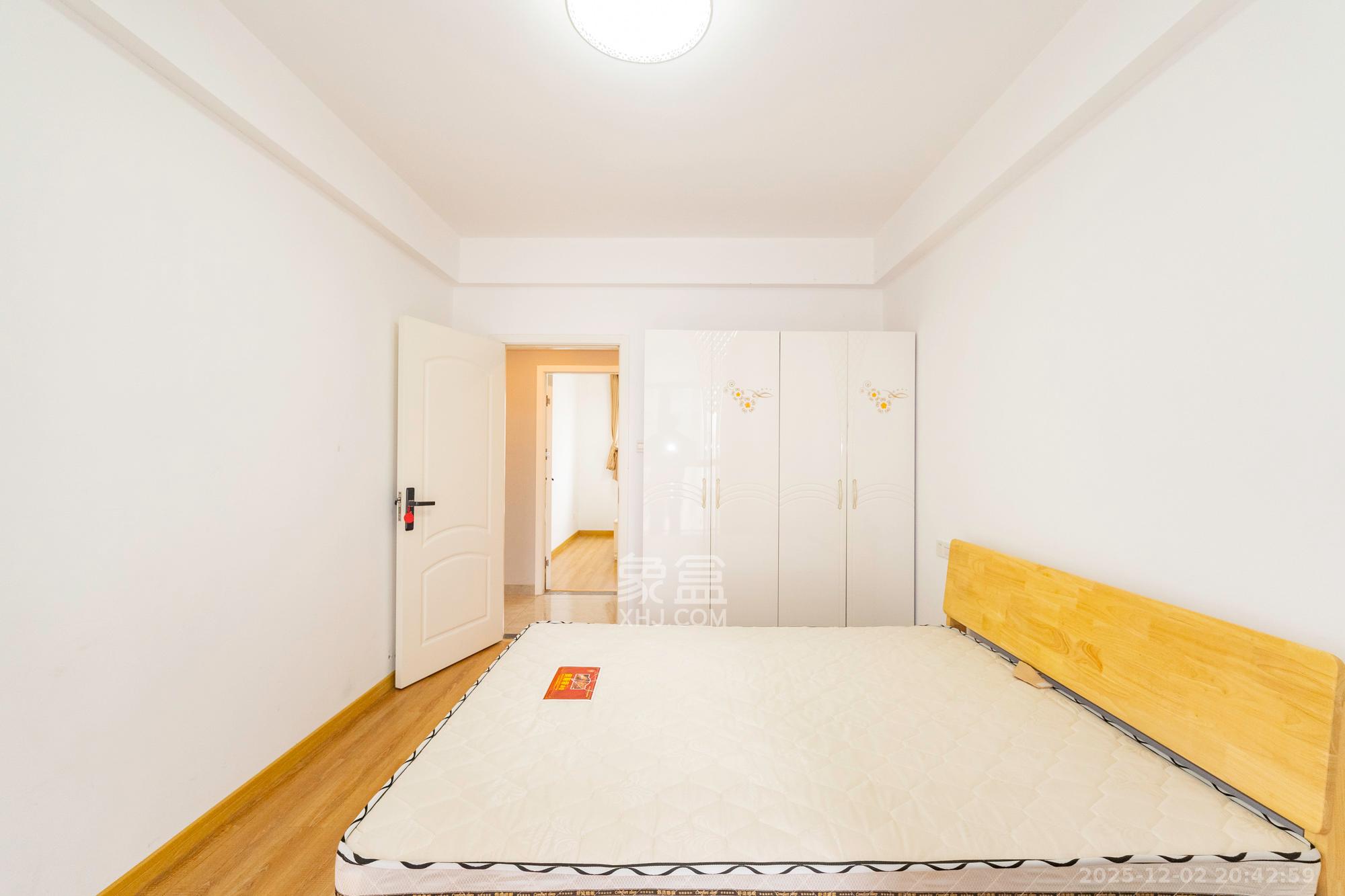 长大卧琥 4室2厅2卫 116.0万 长大卧琥 4室2厅2卫 116.0万卧室