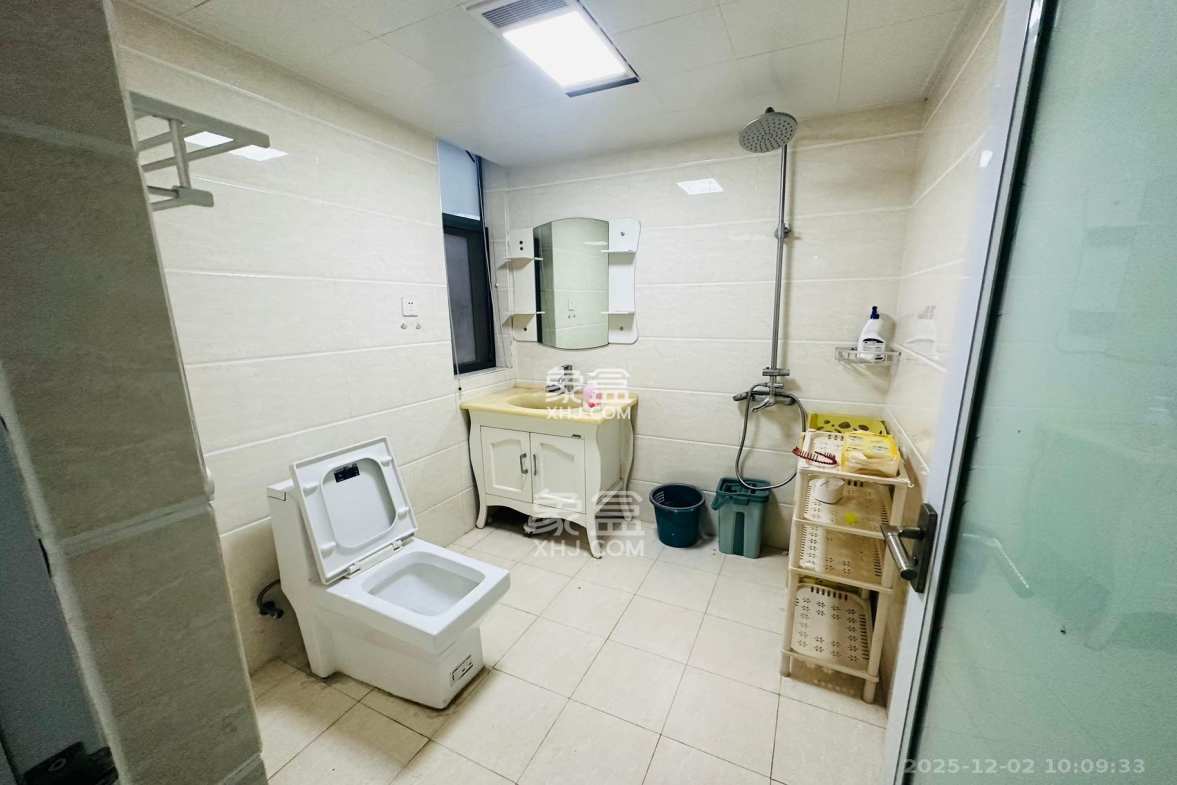 西子花苑 1室2厅1卫 2800.0元/月 西子花苑 1室2厅1卫 2800.0元/月室内图