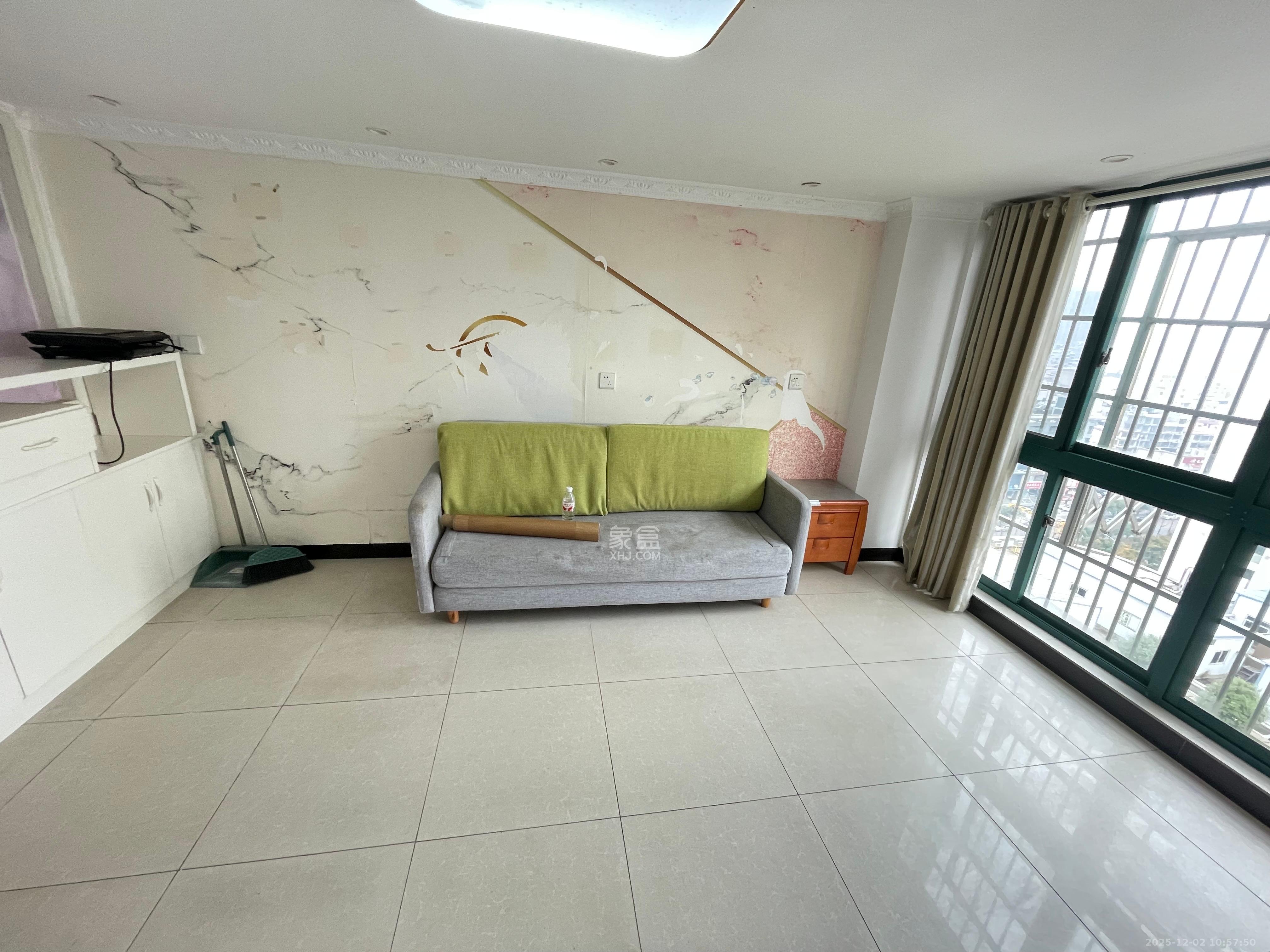 洋湖时代  1室1厅2卫    1600.0元/月