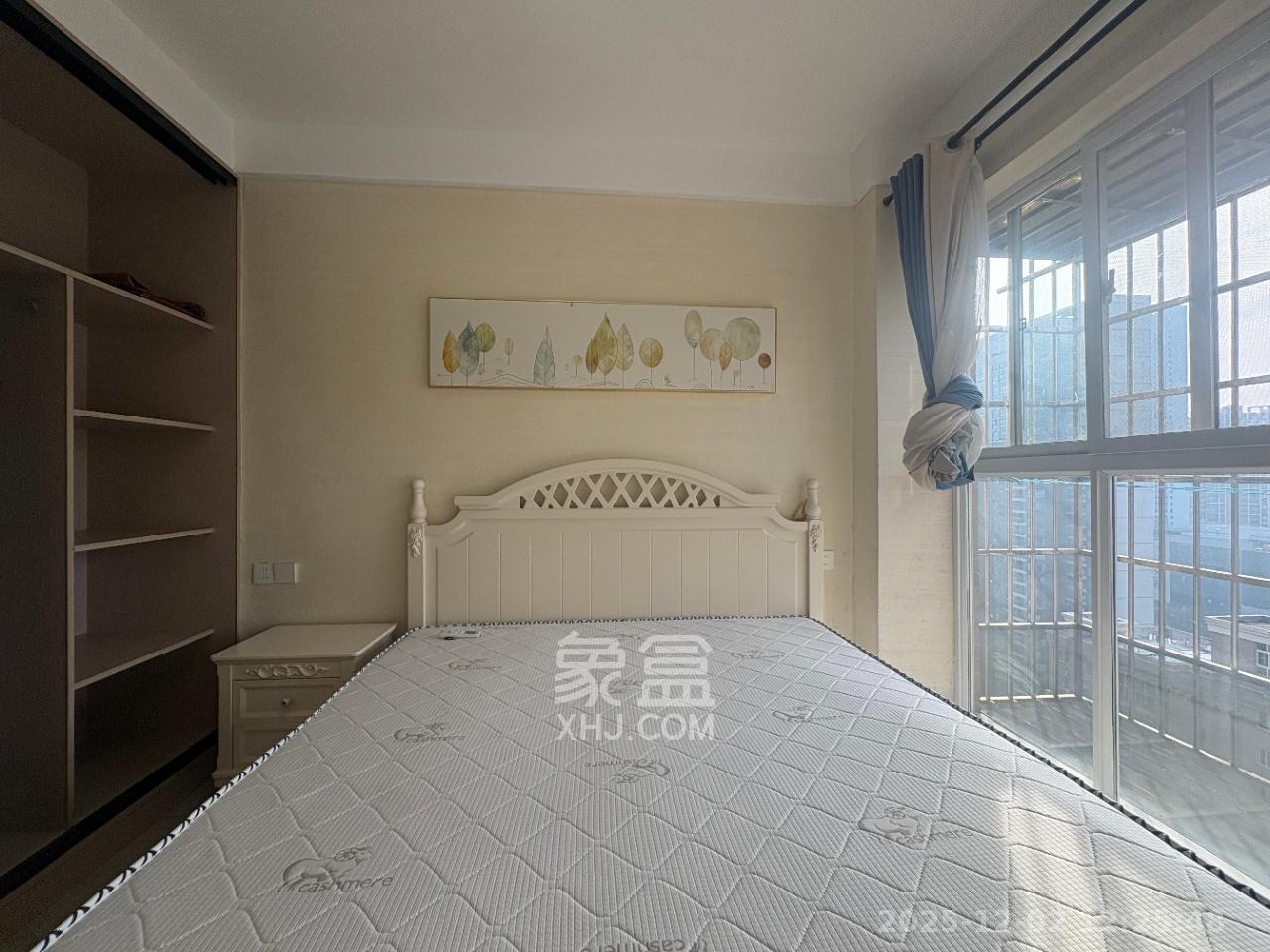 泊林晶城  3室2厅1卫    2100.0元/月