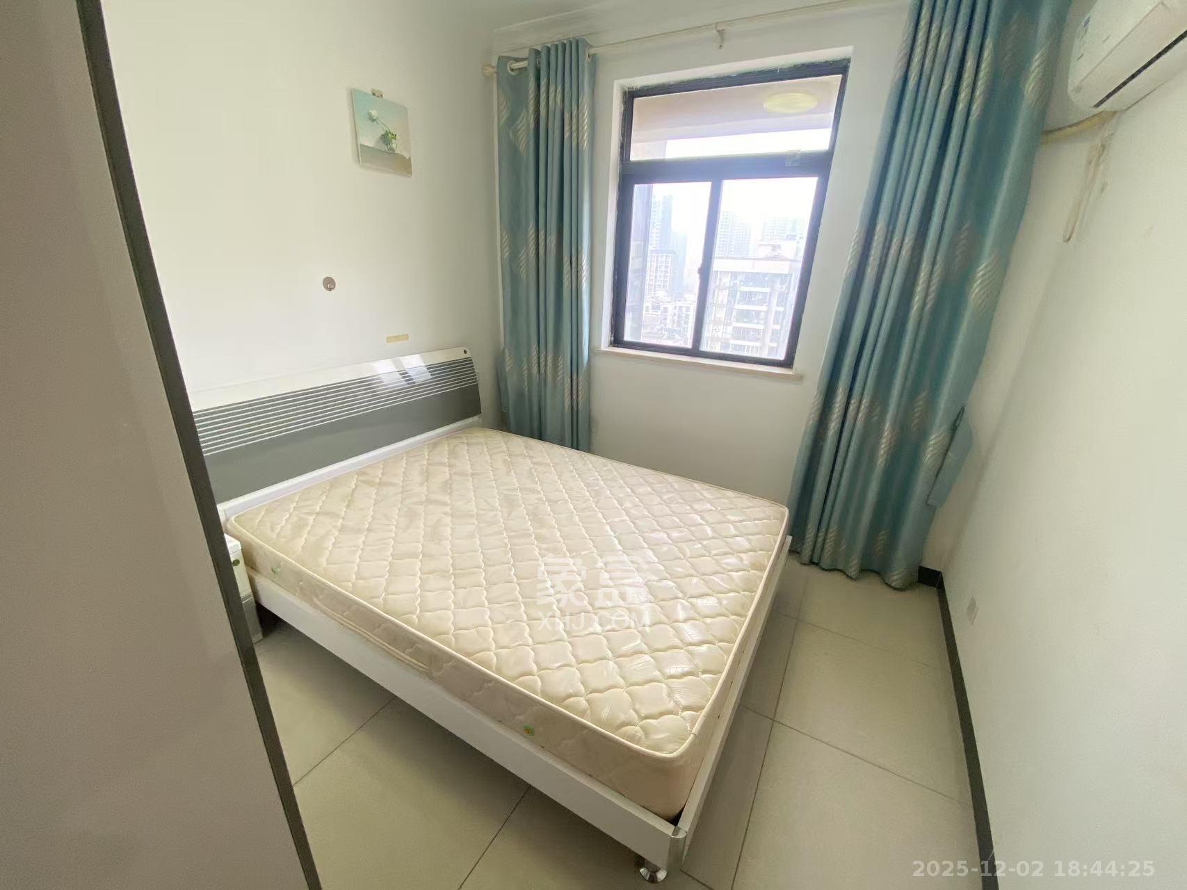 钱隆樽品(一、二、三期)  4室2厅2卫    3000.0元/月室内图