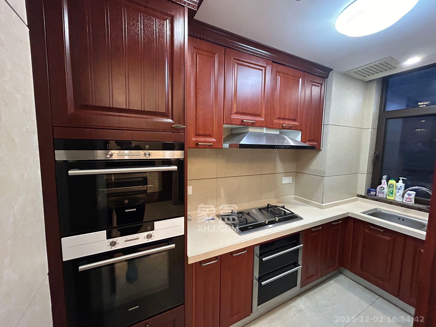 运达中央广场一、二期  3室2厅2卫    7500.0元/月室内图