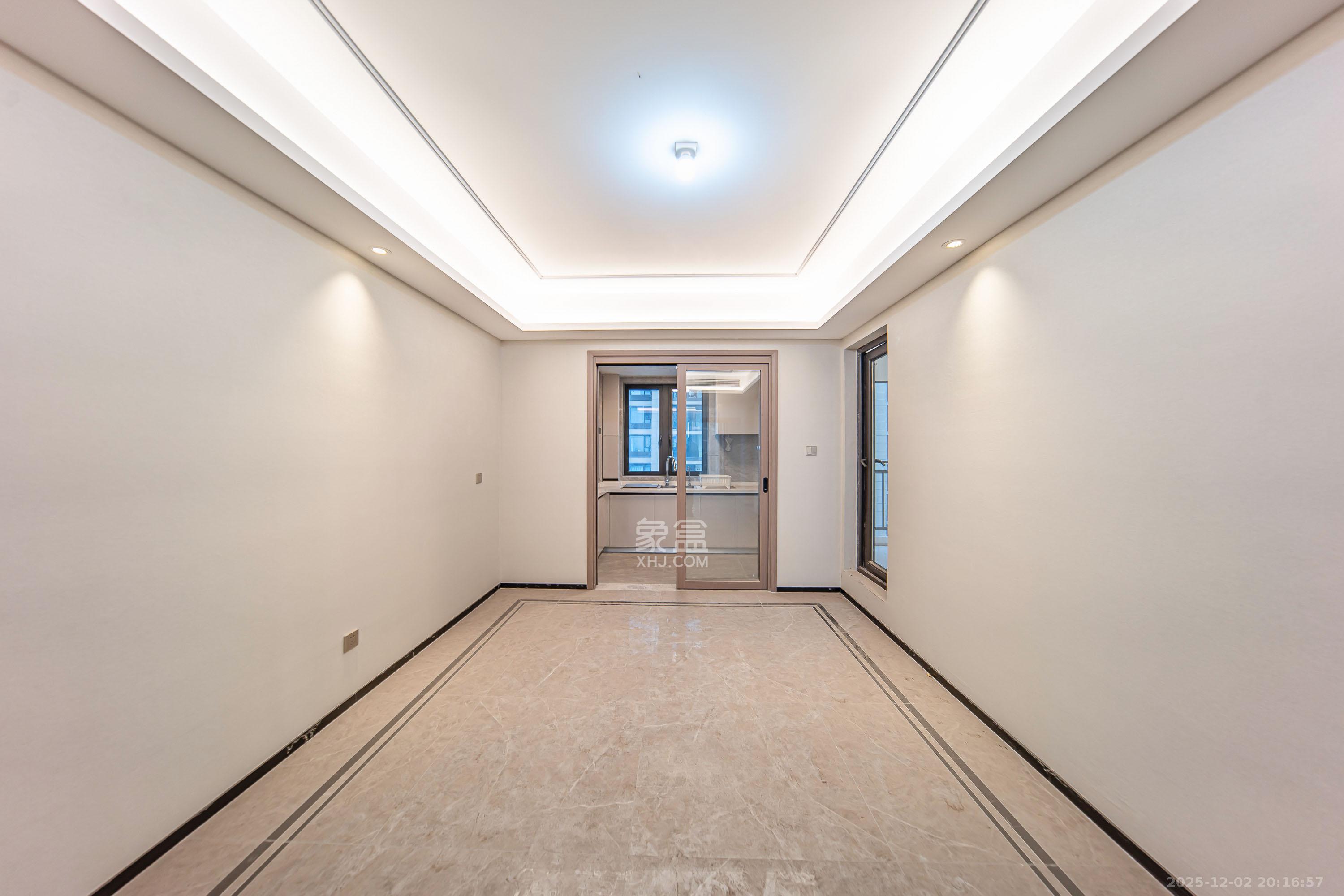 建发电建江山悦 4室2厅2卫 150.0万 建发电建江山悦 4室2厅2卫 150.0万客厅