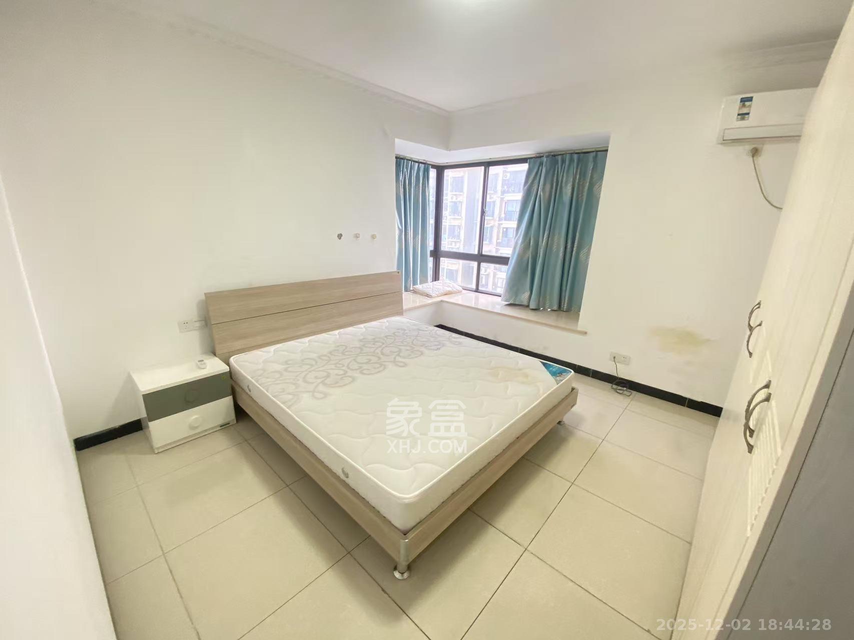 钱隆樽品(一、二、三期)  4室2厅2卫    3000.0元/月室内图