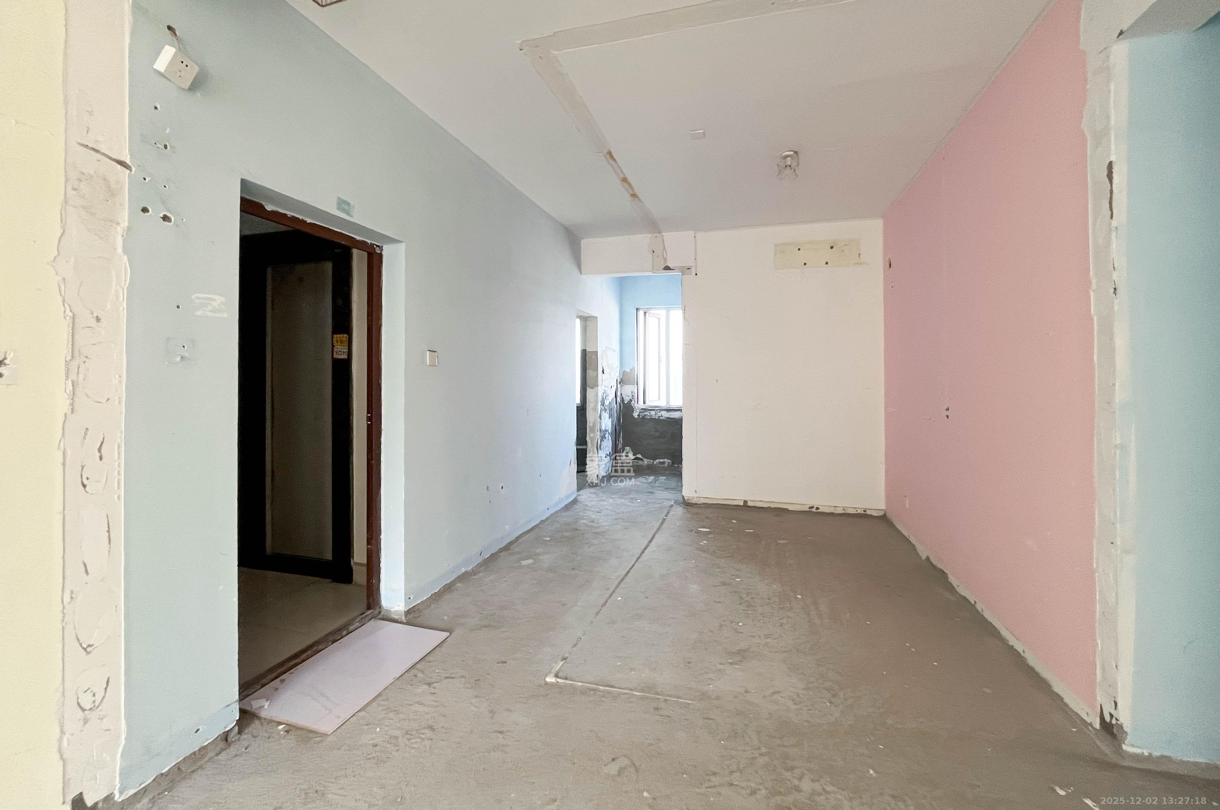 麓阳和景雅苑 4室2厅2卫 108.0万 麓阳和景雅苑 4室2厅2卫 108.0万客厅