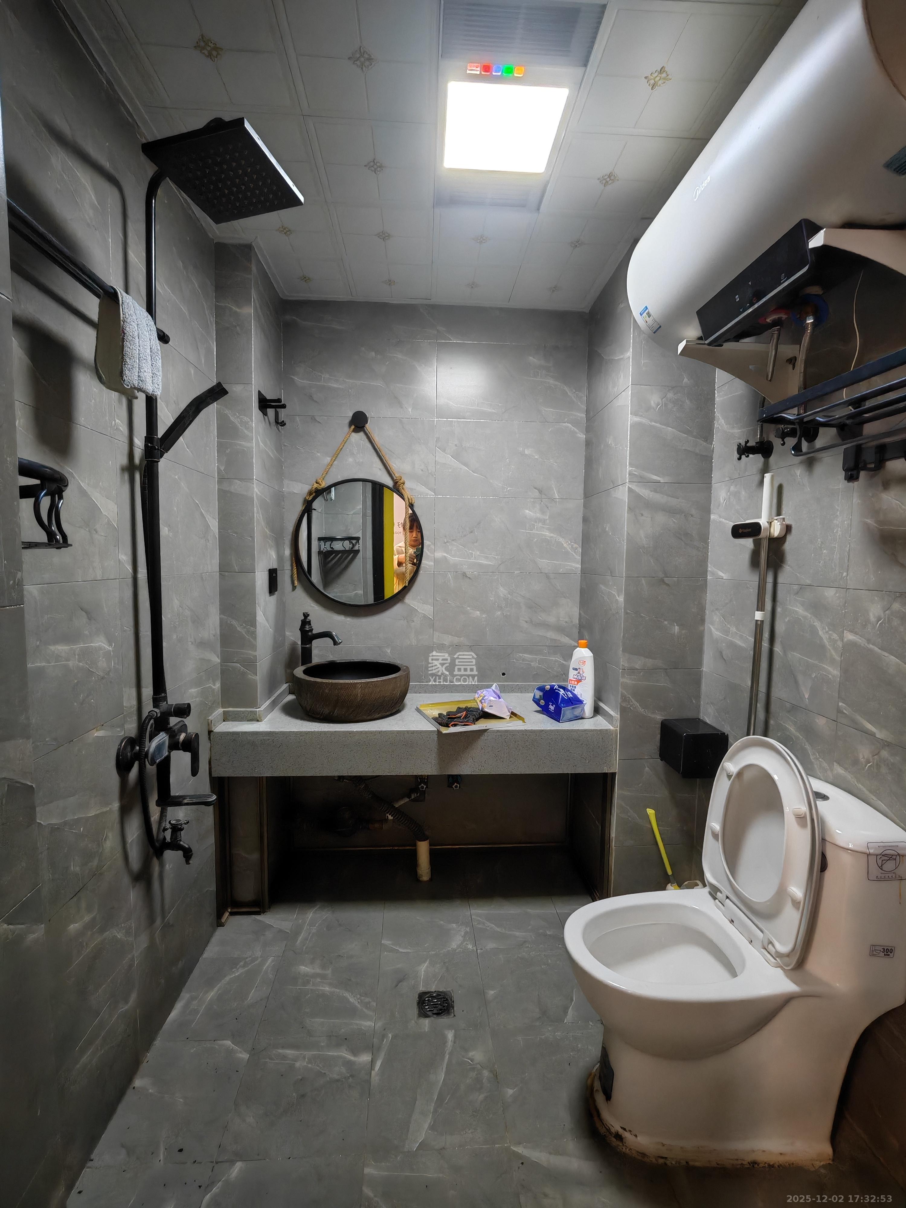 生活艺术城  1室1厅1卫    1700.0元/月室内图