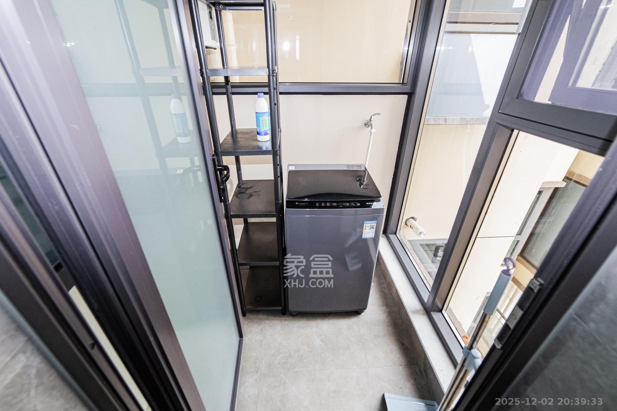 北辰瀚江府  3室2厅2卫    240.0万阳台