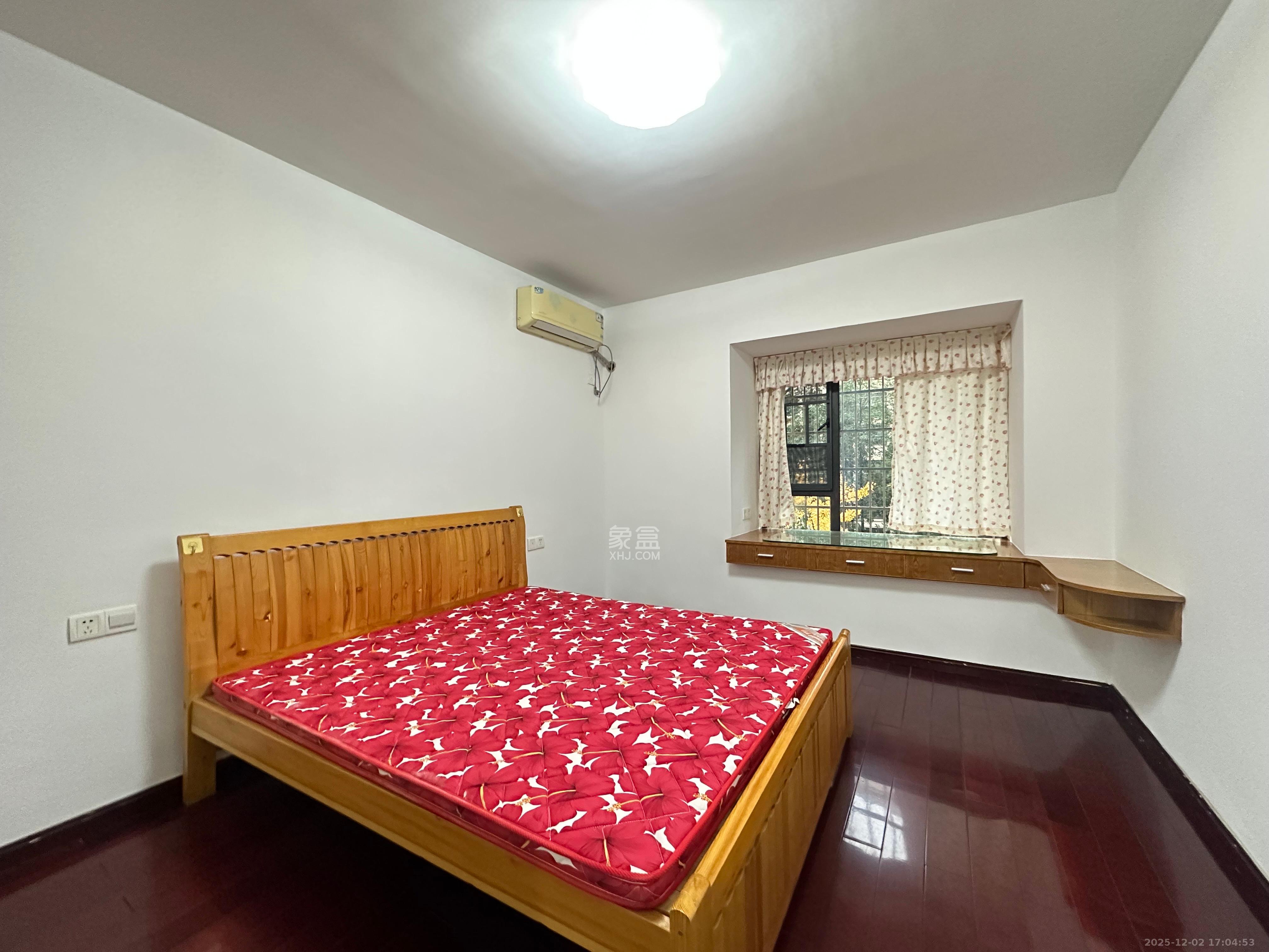 保利麓谷林语A区  3室2厅1卫    2200.0元/月室内图