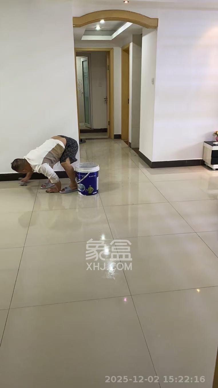 鑫天山水洲城  3室2厅2卫    1900.0元/月室内图