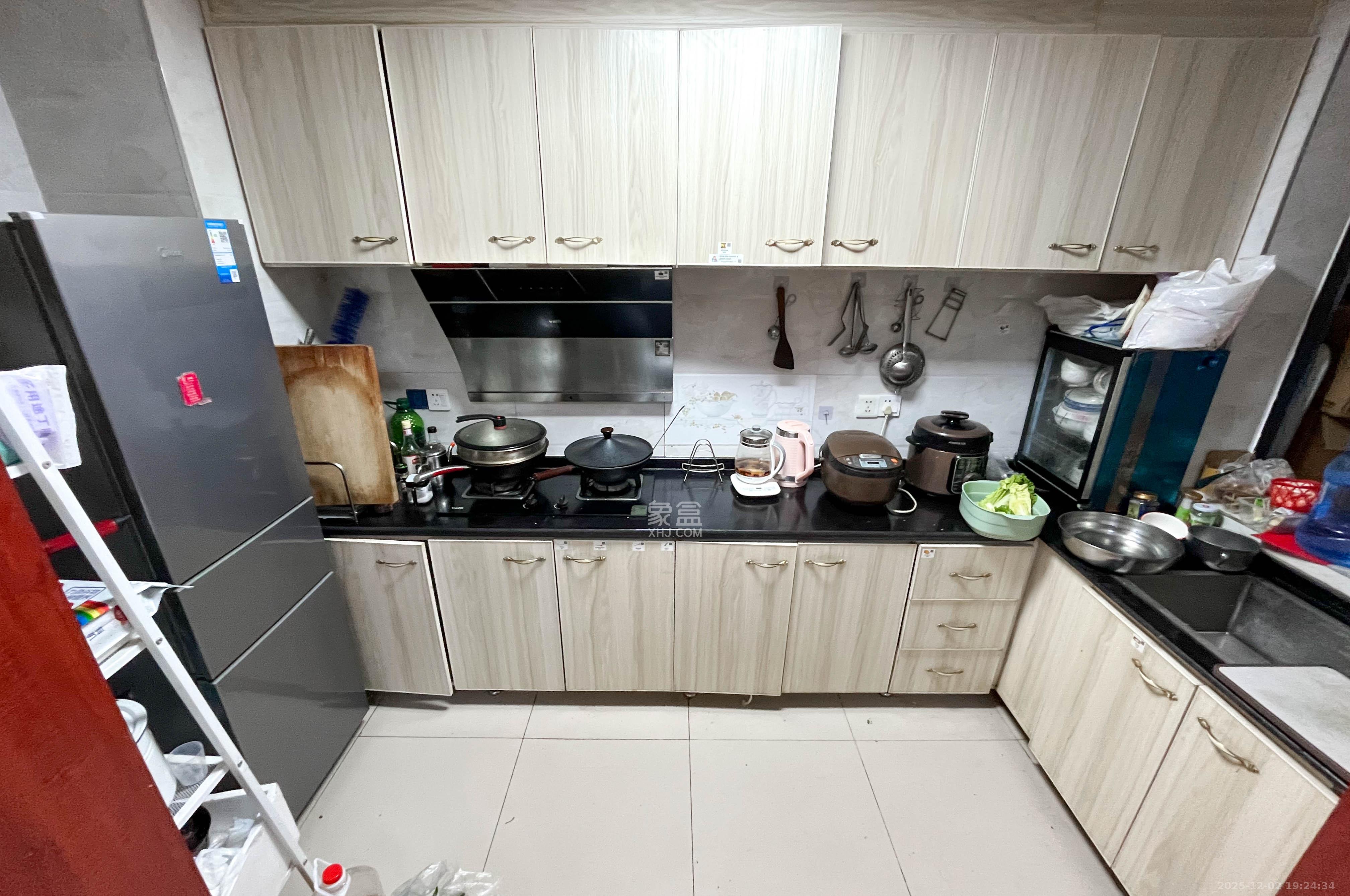 中海梅溪湖壹号 3室2厅1卫 148.0万 中海梅溪湖壹号 3室2厅1卫 148.0万厨房