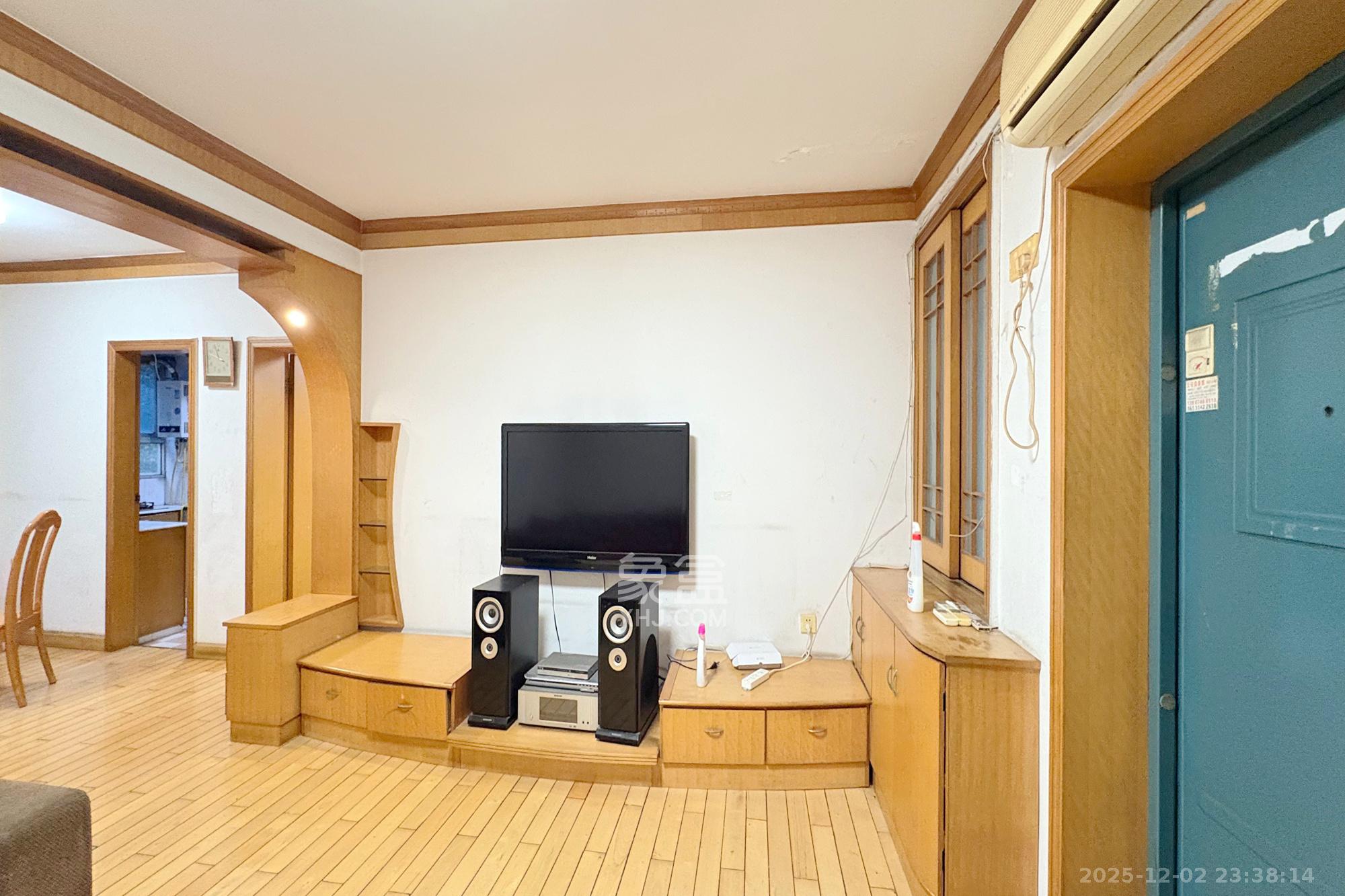 长勘小区  2室2厅1卫    43.8万客厅