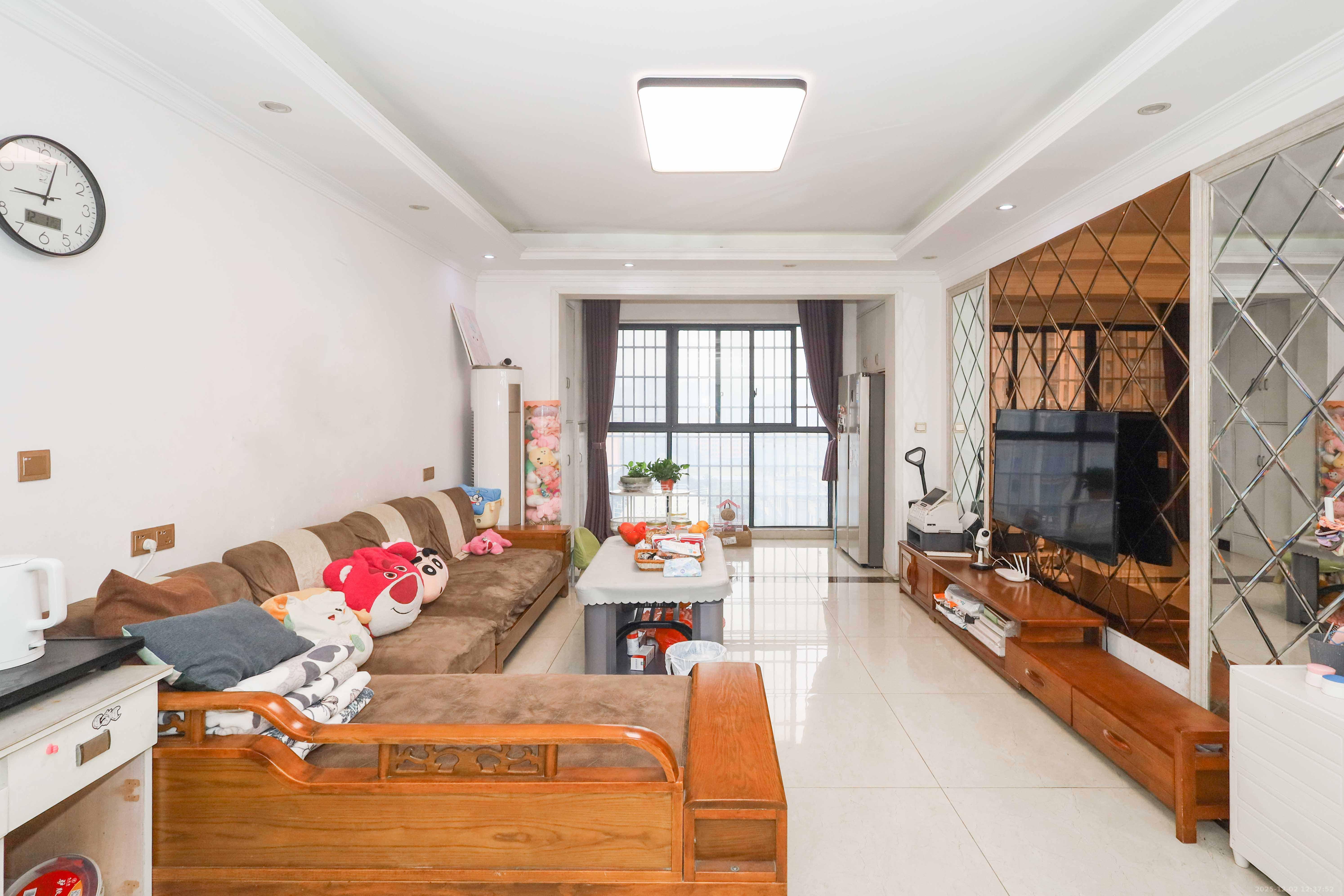 天元涉外景园B区  4室2厅2卫    99.8万