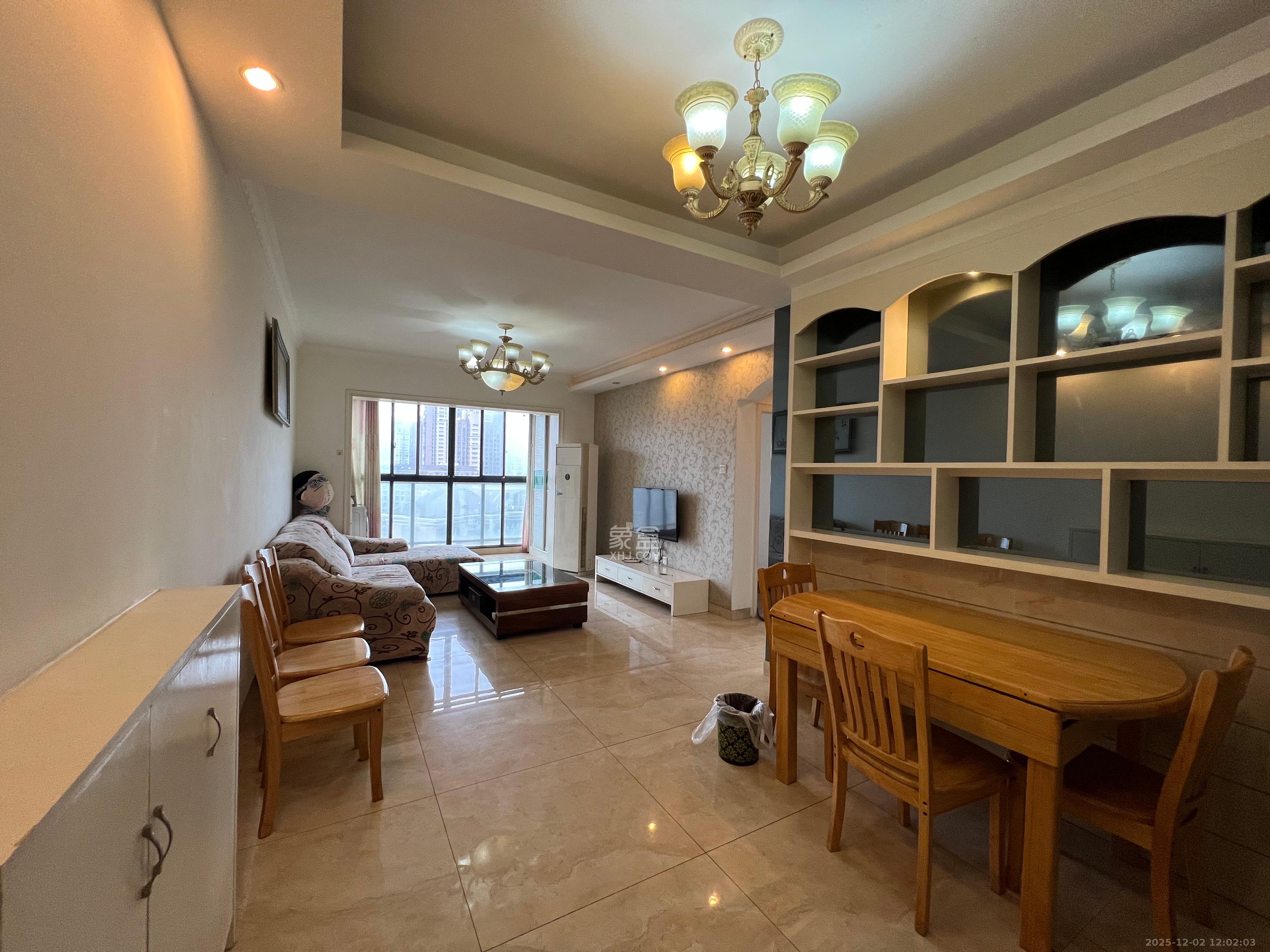 蓝山郡  2室2厅1卫    1900.0元/月