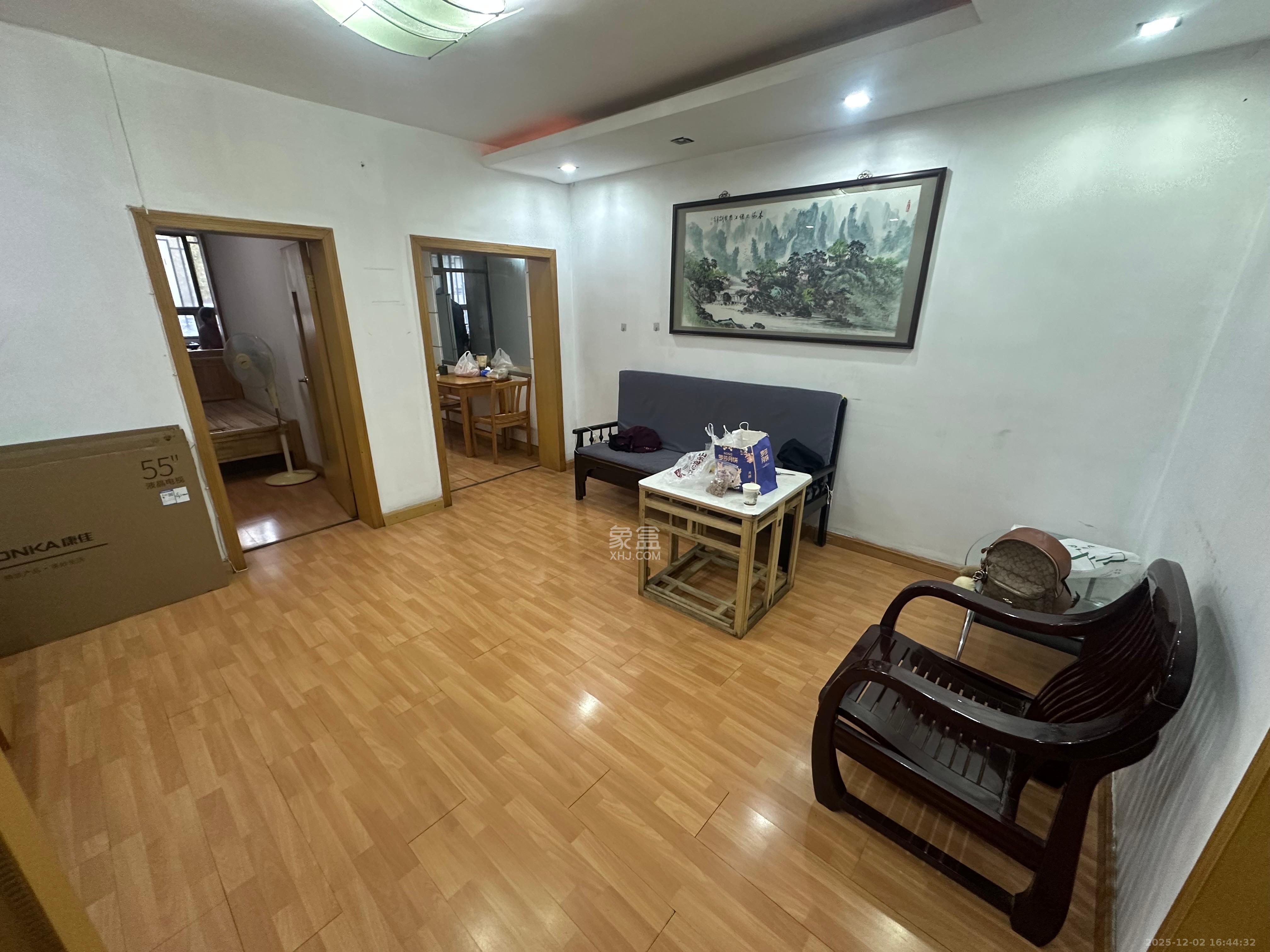 西湖新村  2室2厅1卫    2500.0元/月