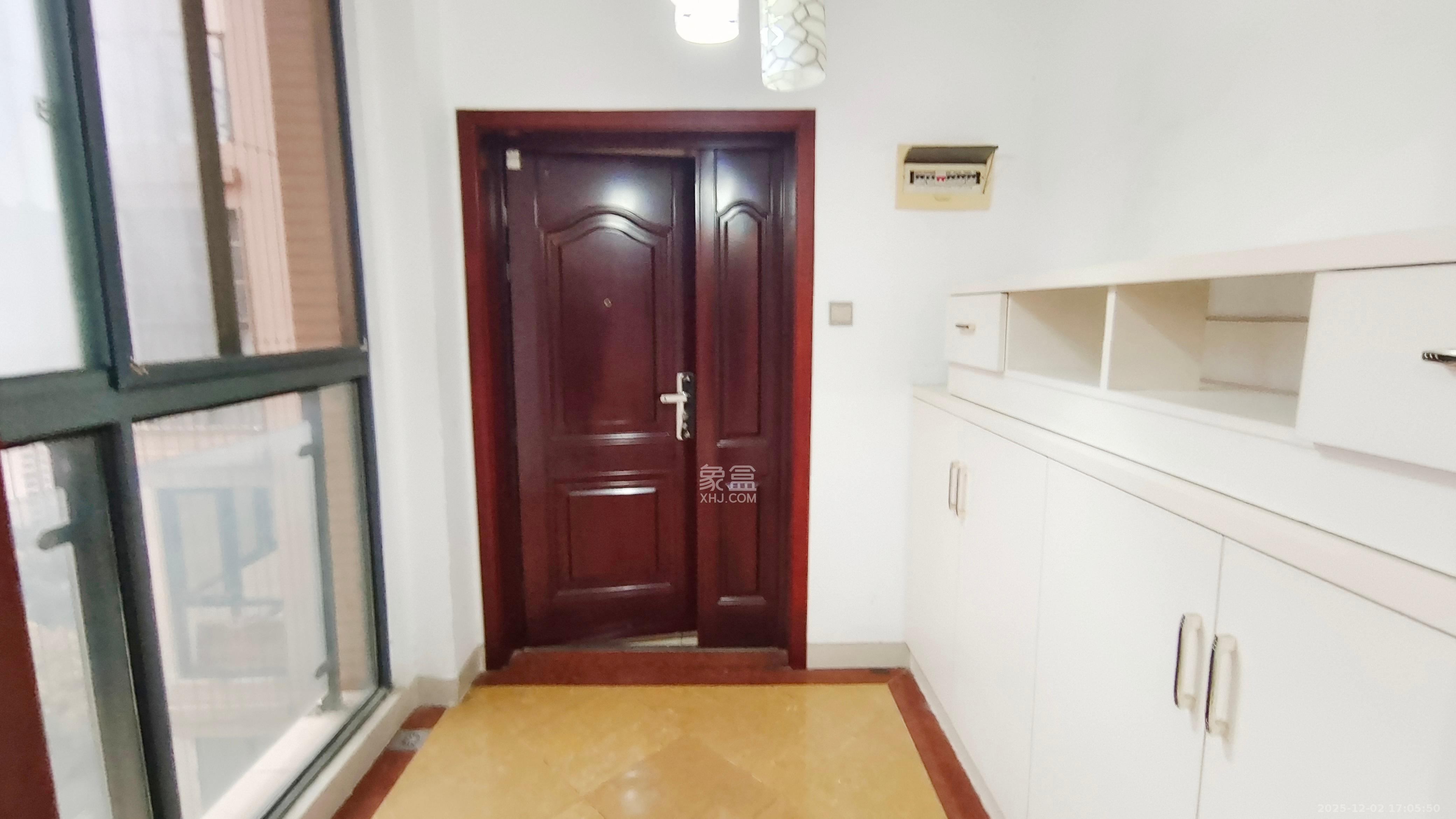 江河双水湾 1室2厅1卫 2500.0元/月 江河双水湾 1室2厅1卫 2500.0元/月室内图