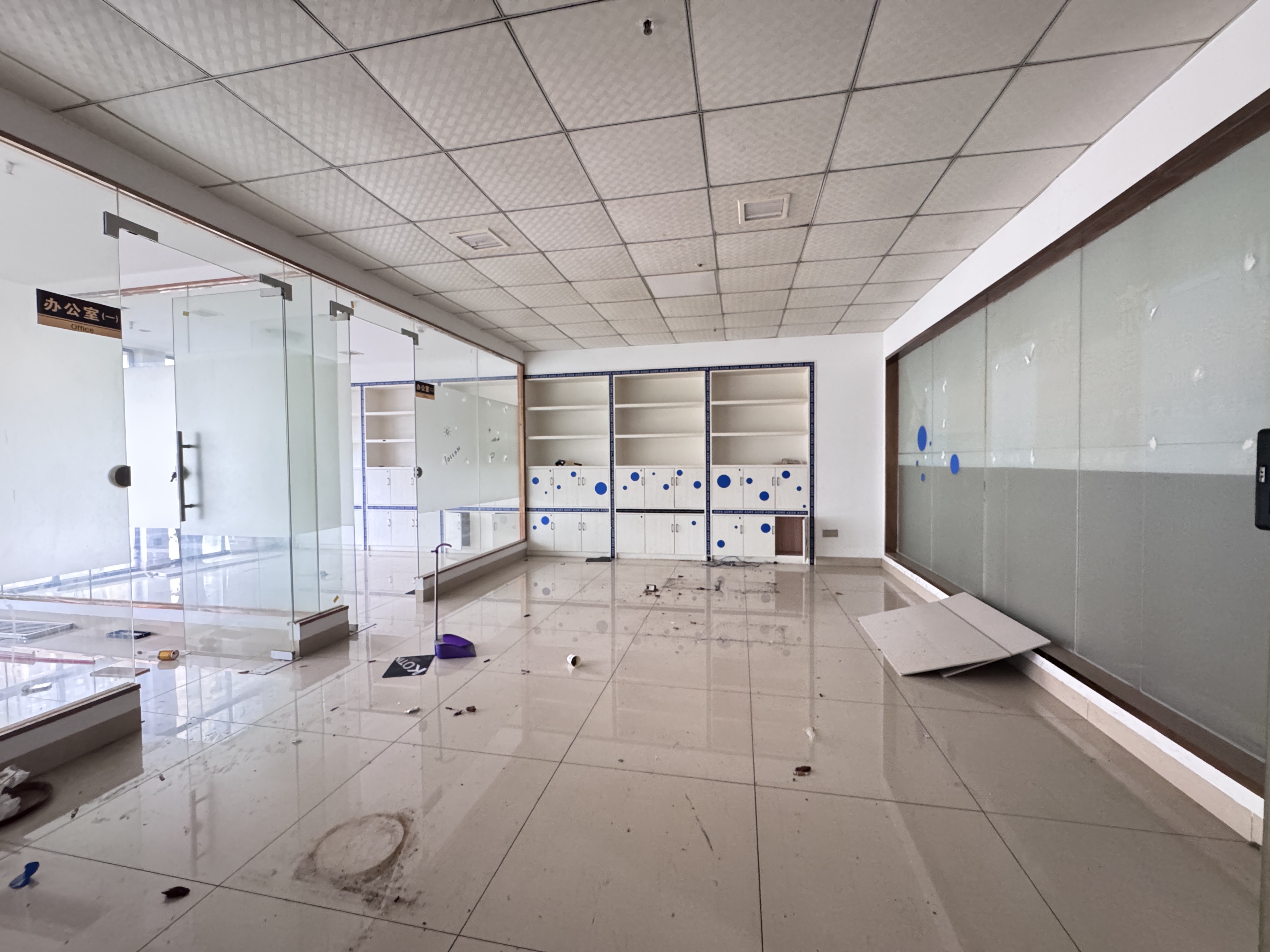 融冠亲城50写字楼 1室0厅0卫 6500.0元/月 融冠亲城50写字楼 1室0厅0卫 6500.0元/月室内图