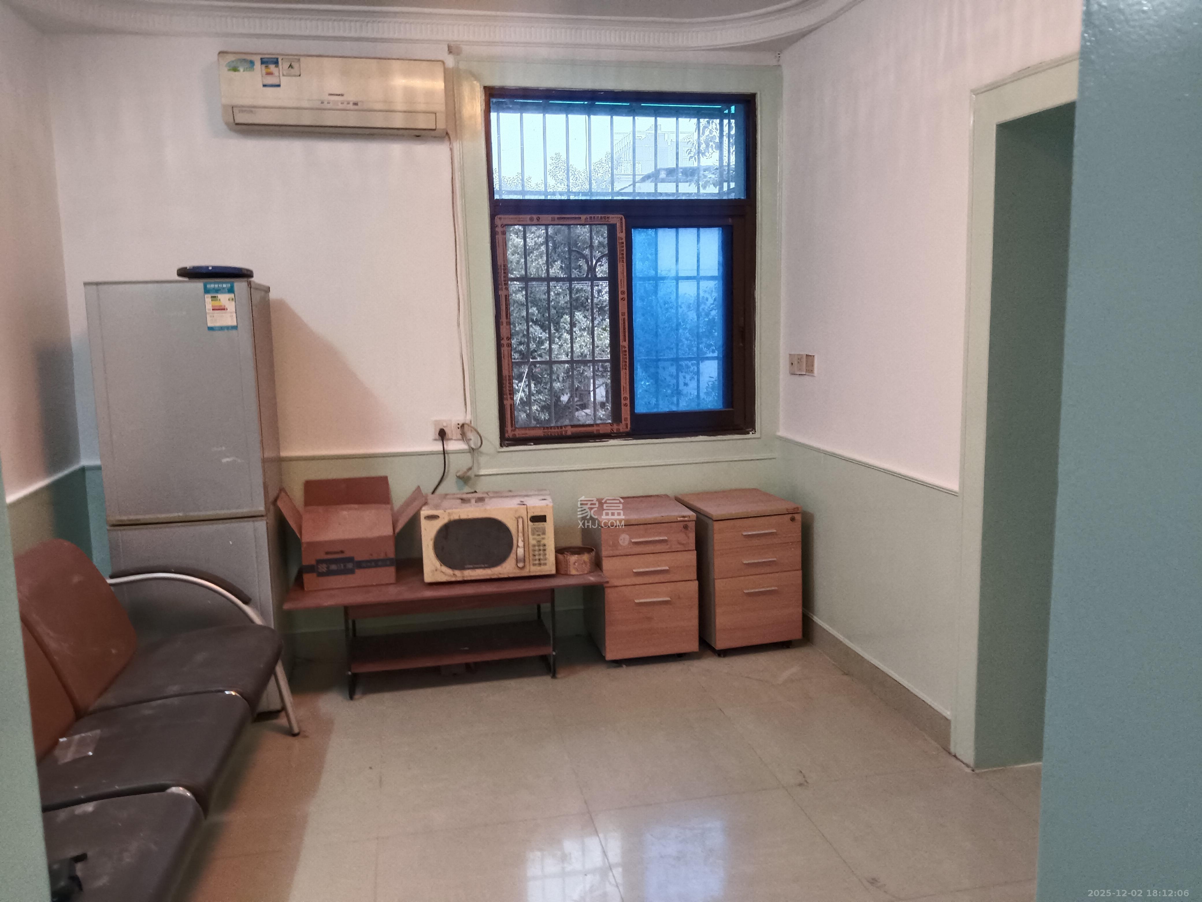 赤岗小区（一二三片）  2室1厅1卫    1300.0元/月