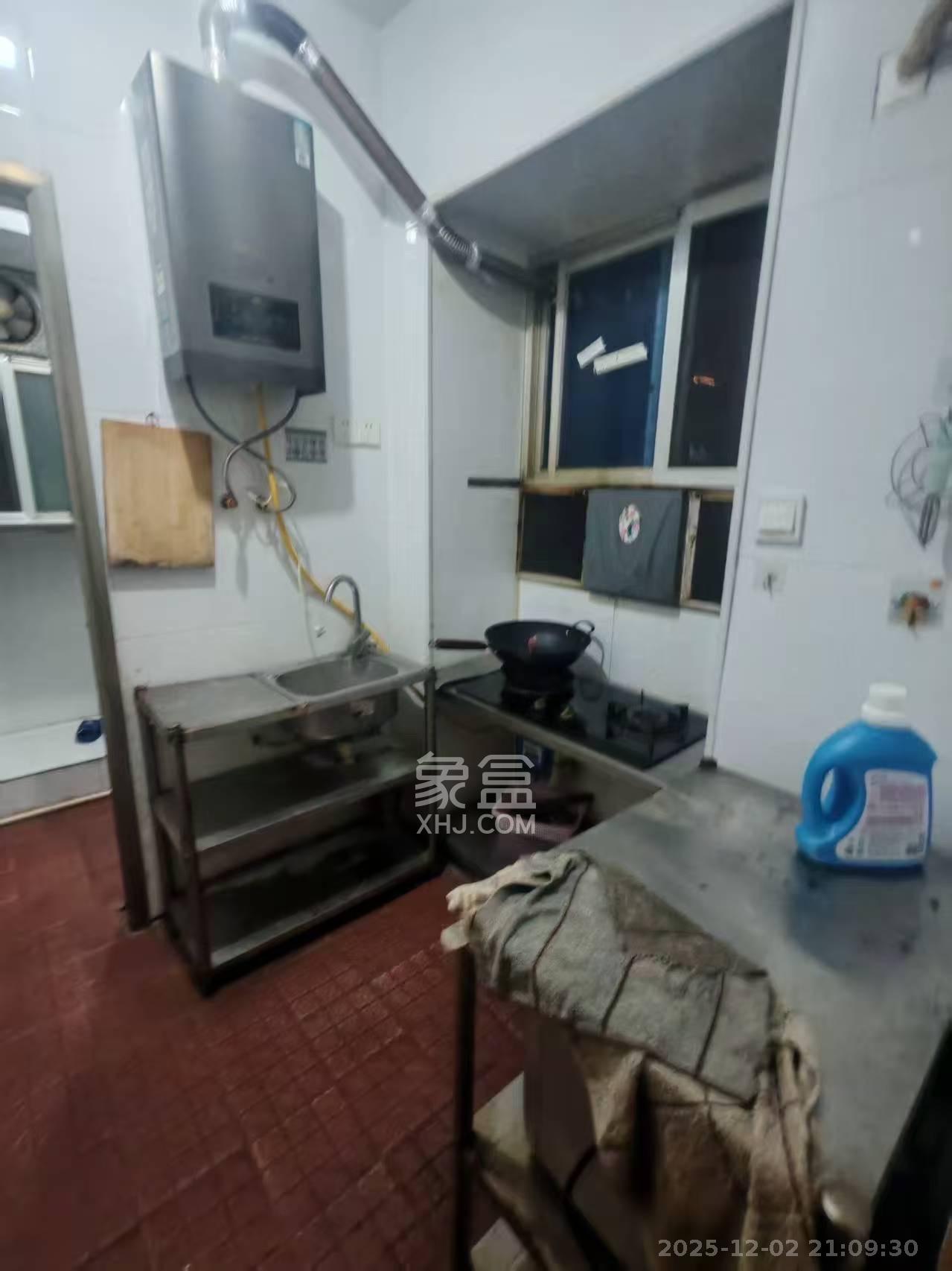 燕山街社区  3室1厅1卫    1800.0元/月室内图