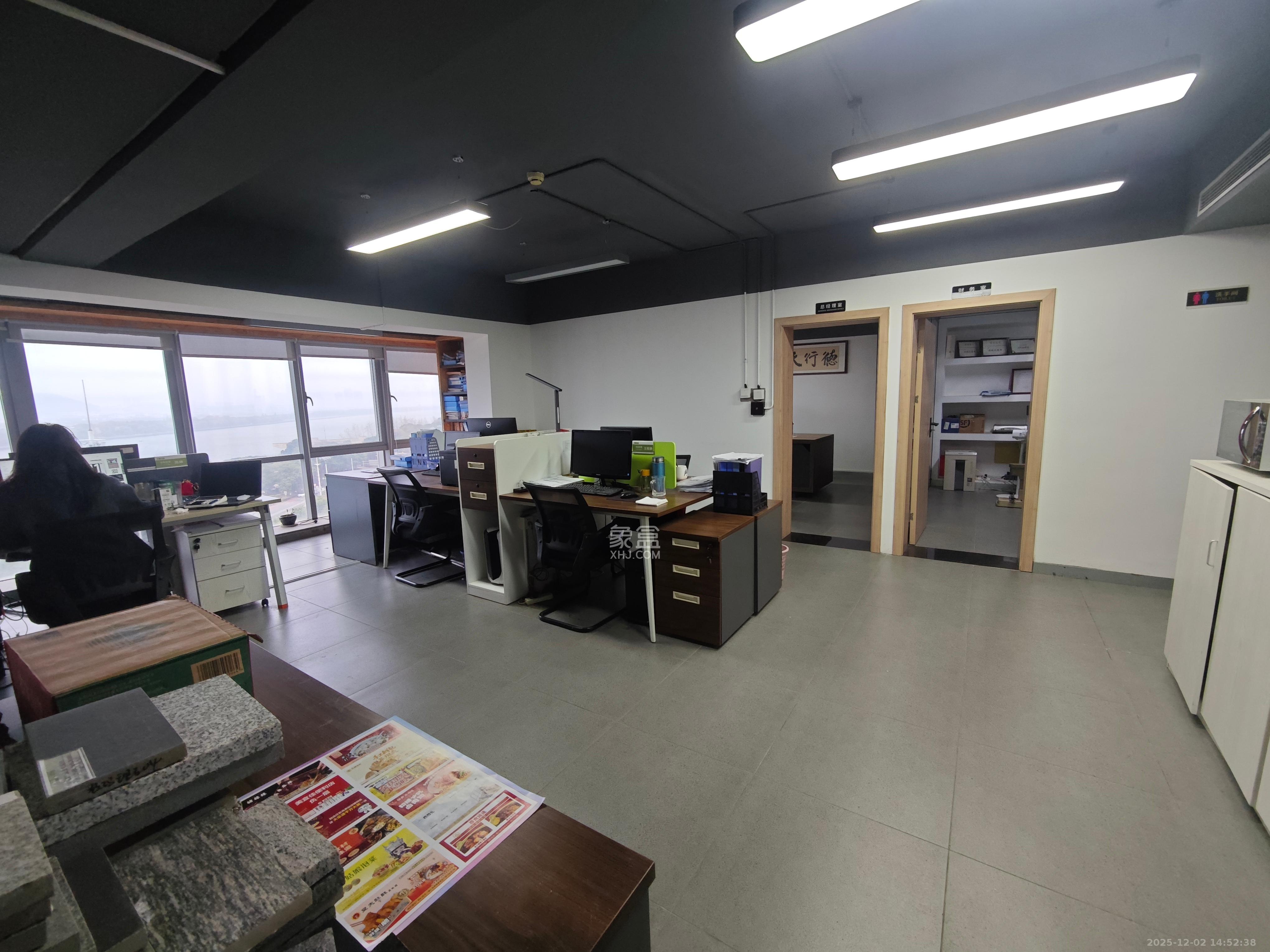 保利国际广场  1室1厅1卫    10000.0元/月