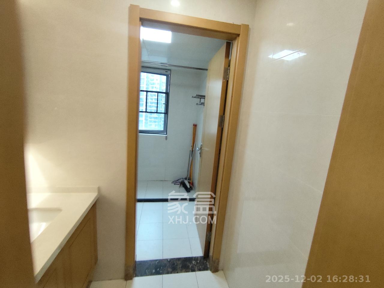 中建璟和城 4室2厅2卫 2600.0元/月 中建璟和城 4室2厅2卫 2600.0元/月室内图