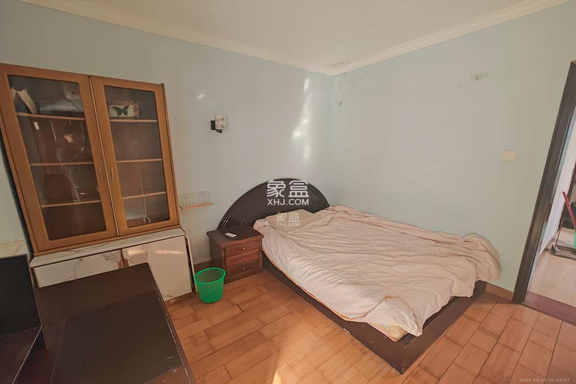 营盘东路、营盘西路散盘 1室0厅0卫 2200.0元/月 营盘东路、营盘西路散盘 1室0厅0卫 2200.0元/月室内图