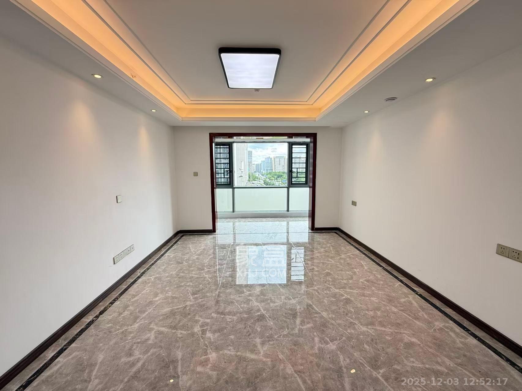 绿地长沙城际空间站（绿地新里佳苑）  4室2厅2卫    4700.0元/月