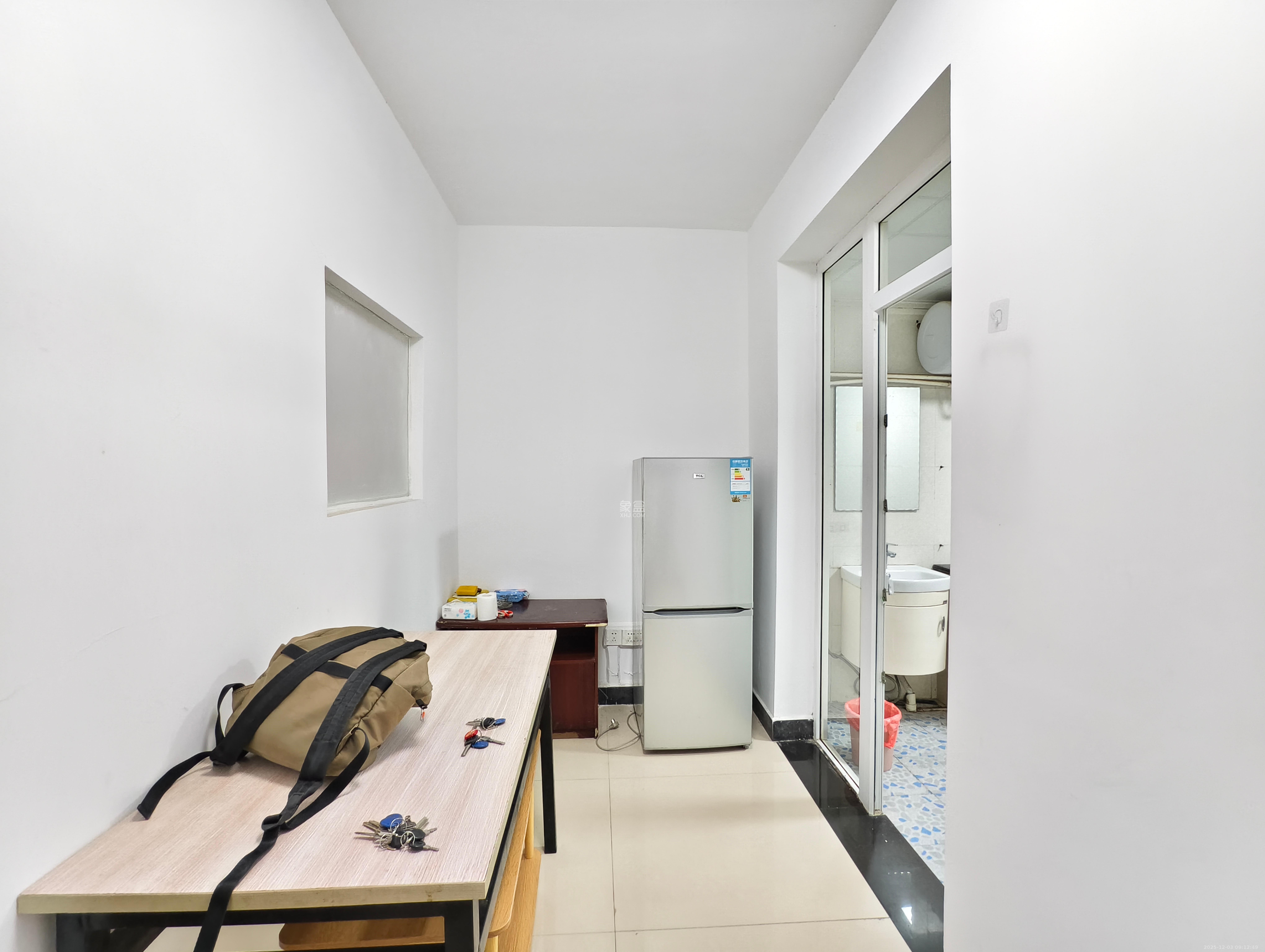 麓江春  2室1厅1卫    1700.0元/月