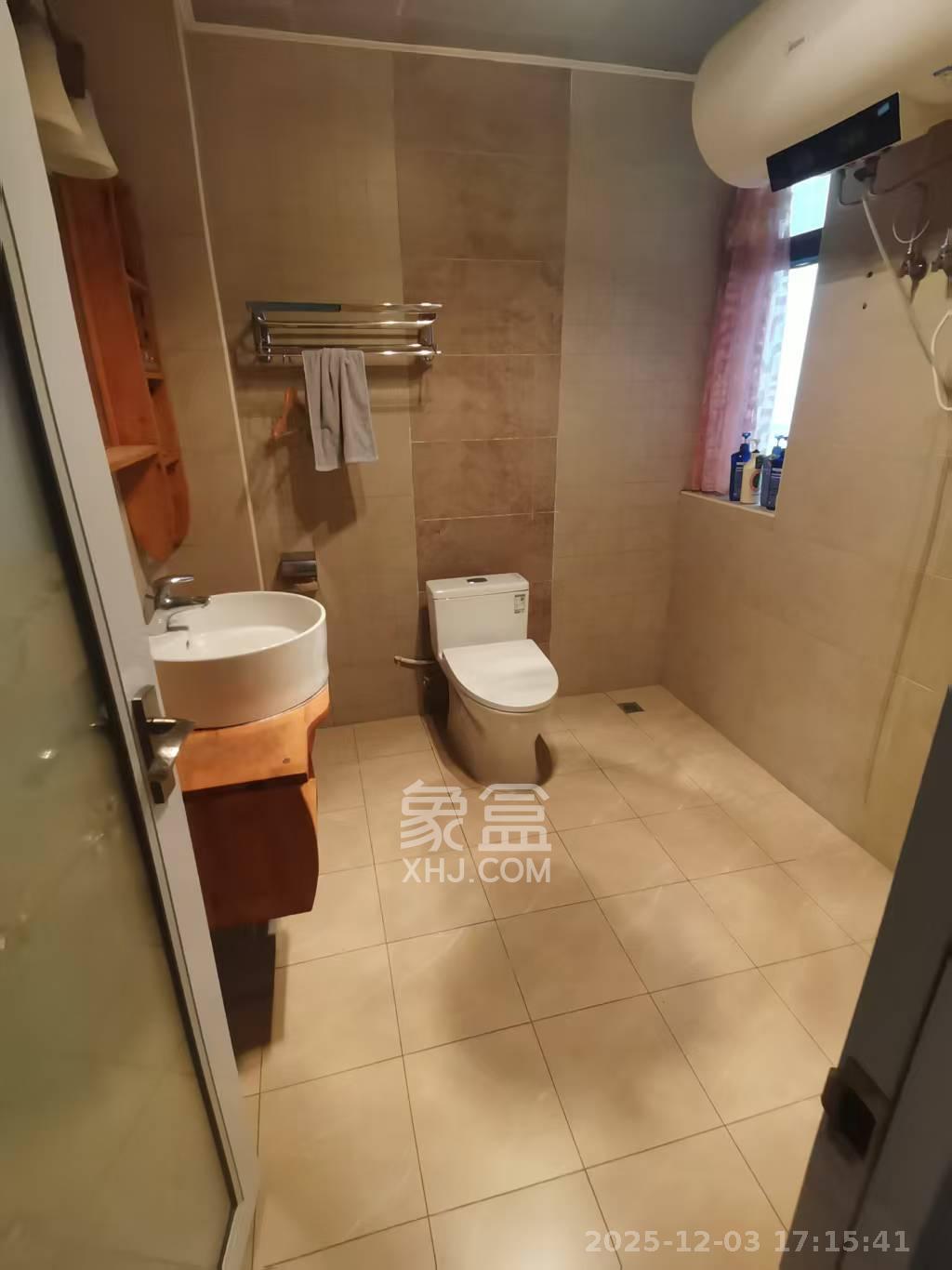 兴联母山小区  3室2厅2卫    1600.0元/月