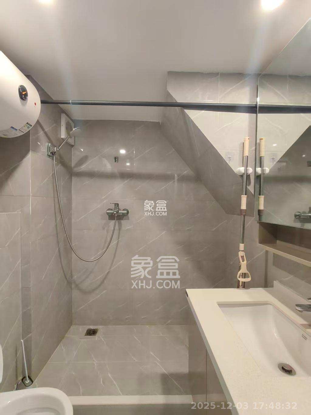 中一鲲出(鲲鹏府) 2室2厅1卫 2400.0元/月 中一鲲出(鲲鹏府) 2室2厅1卫 2400.0元/月室内图