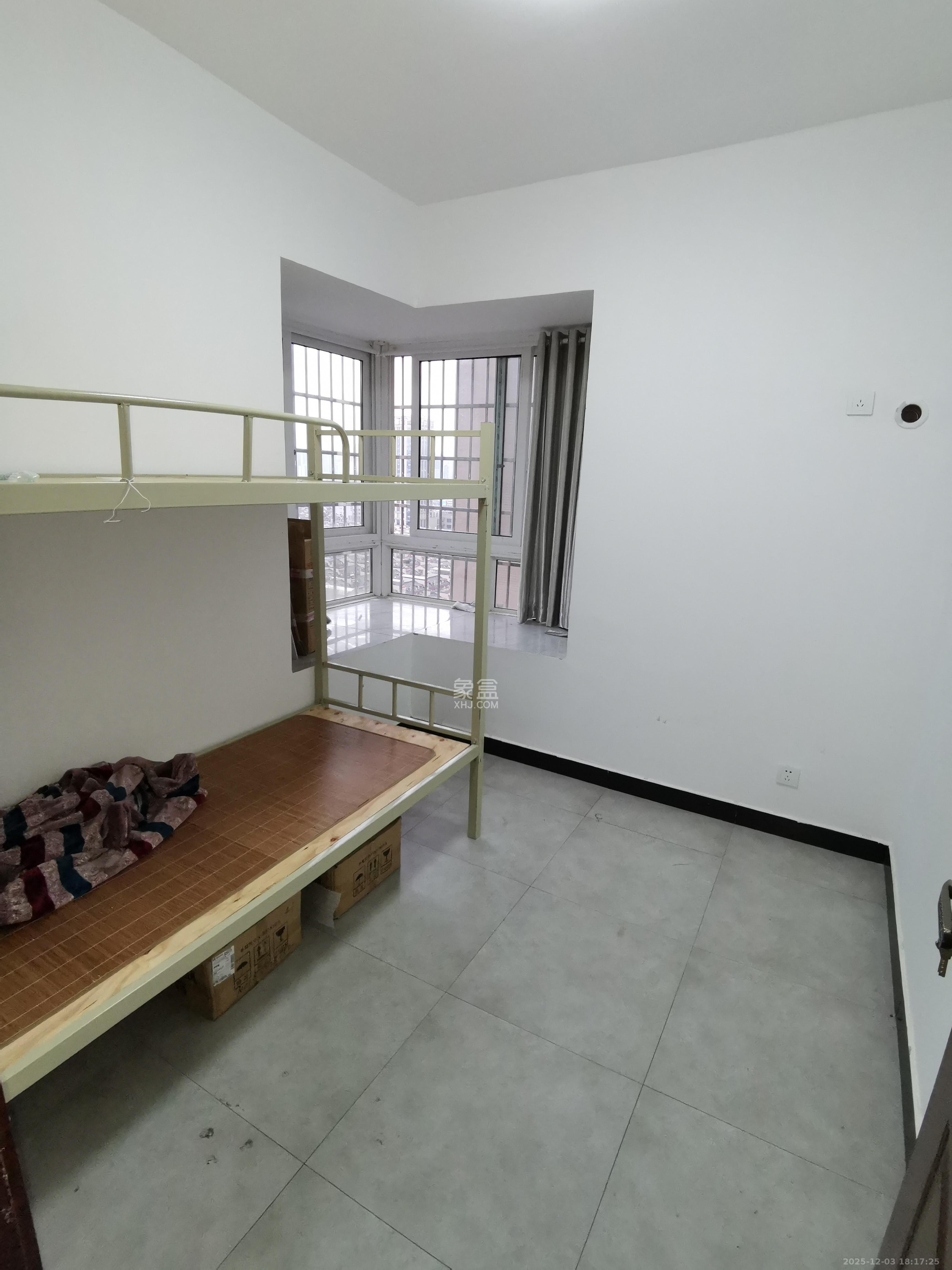 上河国际C区  3室2厅1卫    2800.0元/月室内图