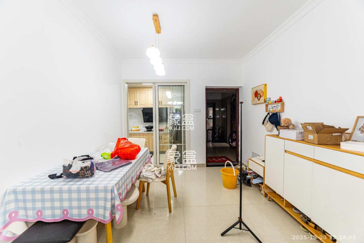 蓝山郡 3室2厅1卫 1900.0元/月 蓝山郡 3室2厅1卫 1900.0元/月室内图