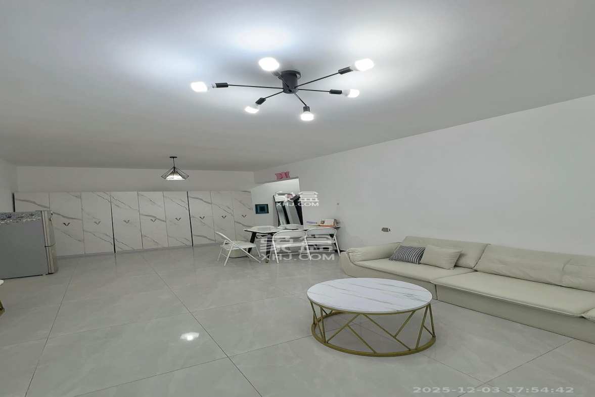 碧桂园公园壹号(凯怡茗苑) 3室2厅2卫 2000.0元/月 碧桂园公园壹号(凯怡茗苑) 3室2厅2卫 2000.0元/月室内图