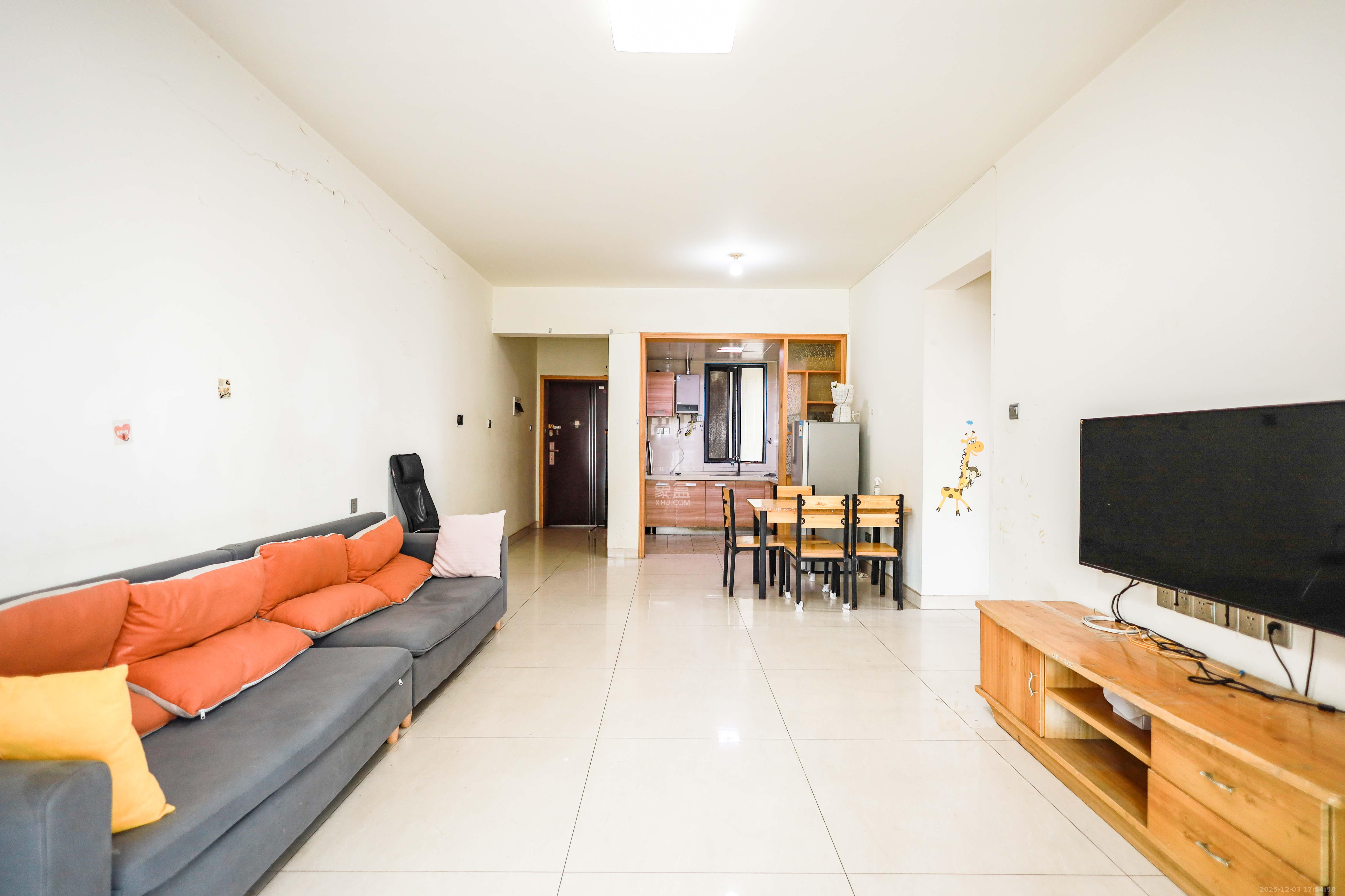 莱茵城  3室2厅1卫    59.8万客厅