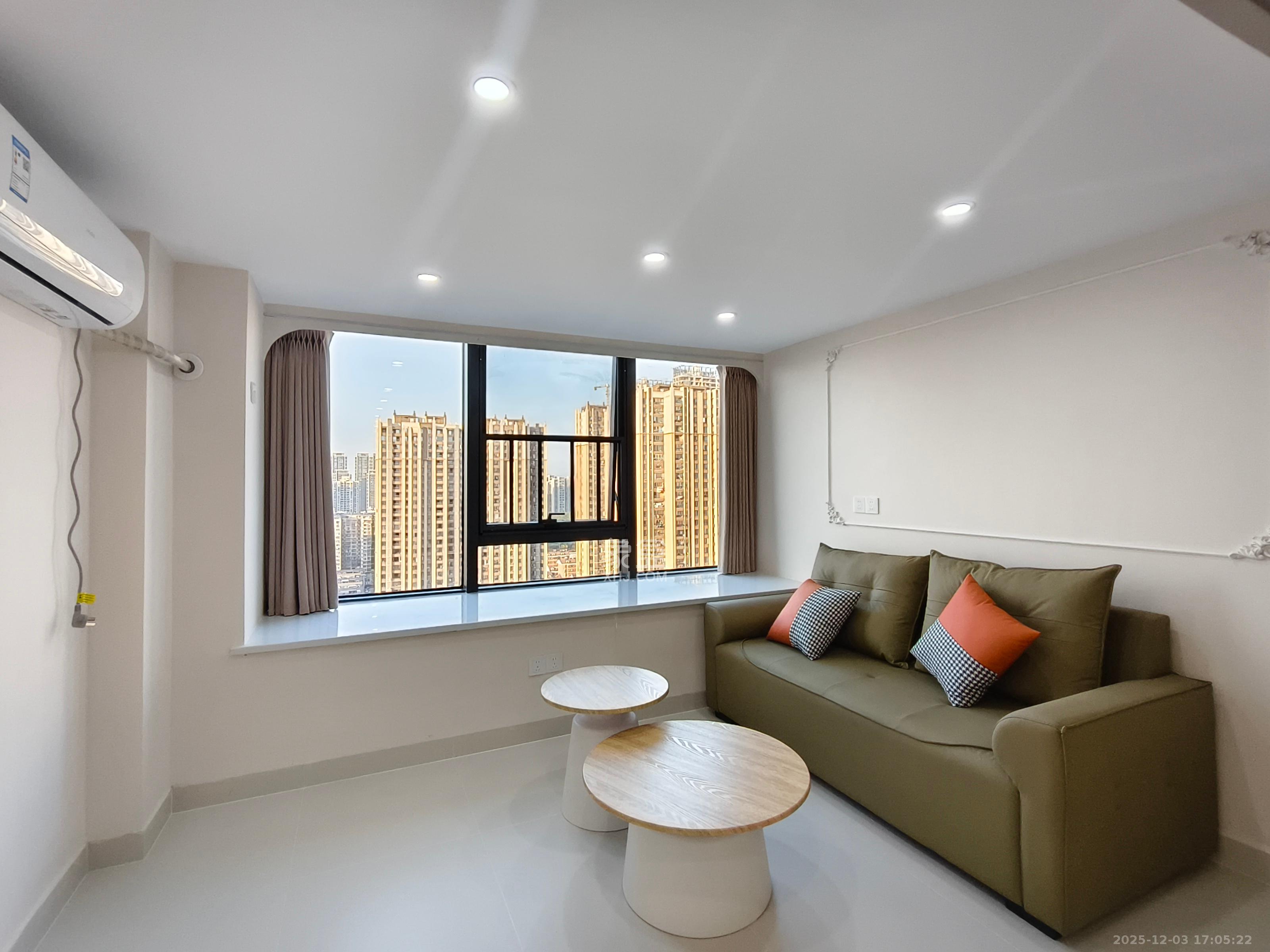 龙湖铂金岛  2室1厅1卫    2500.0元/月