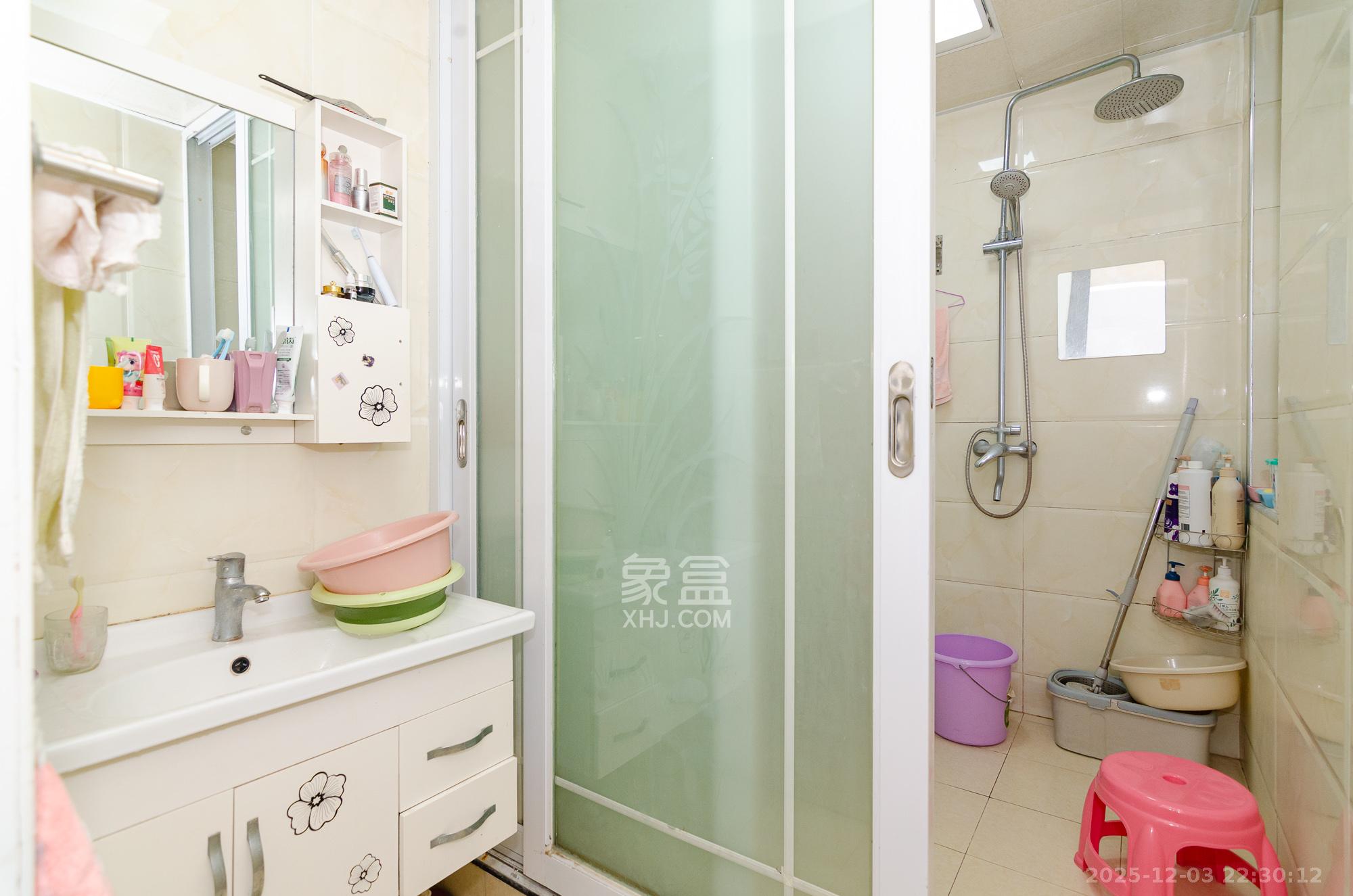 金地三千府(金地湖山樾、金地自在城) 3室2厅1卫 52.0万 金地三千府(金地湖山樾、金地自在城) 3室2厅1卫 52.0万卫生间