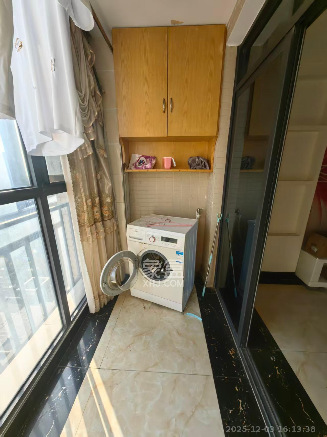 天元涉外景园B区 3室2厅2卫 2500.0元/月 天元涉外景园B区 3室2厅2卫 2500.0元/月室内图