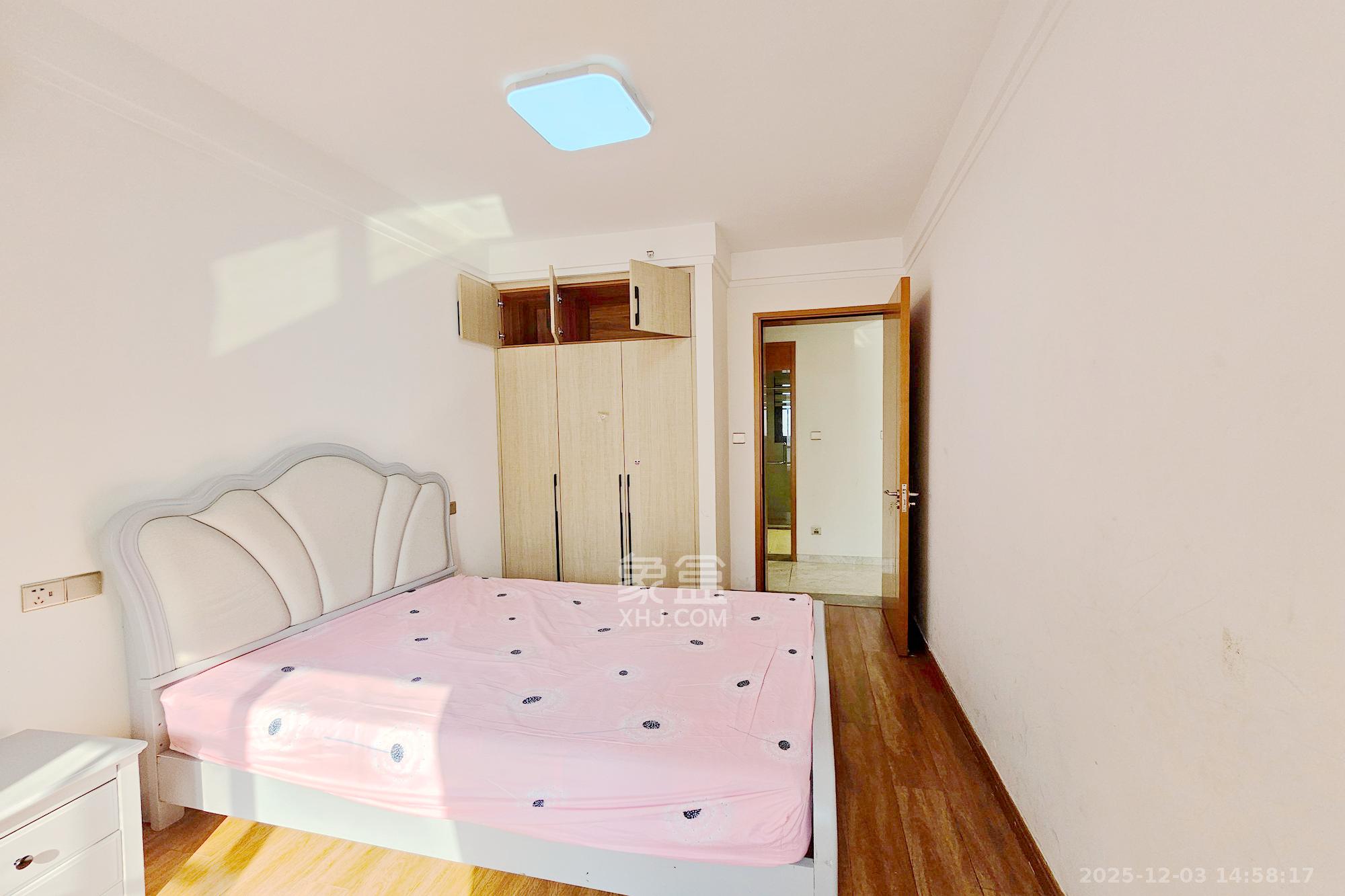 明昇壹城(明昇时代广场)二期 3室2厅2卫 150.0万 明昇壹城(明昇时代广场)二期 3室2厅2卫 150.0万卧室