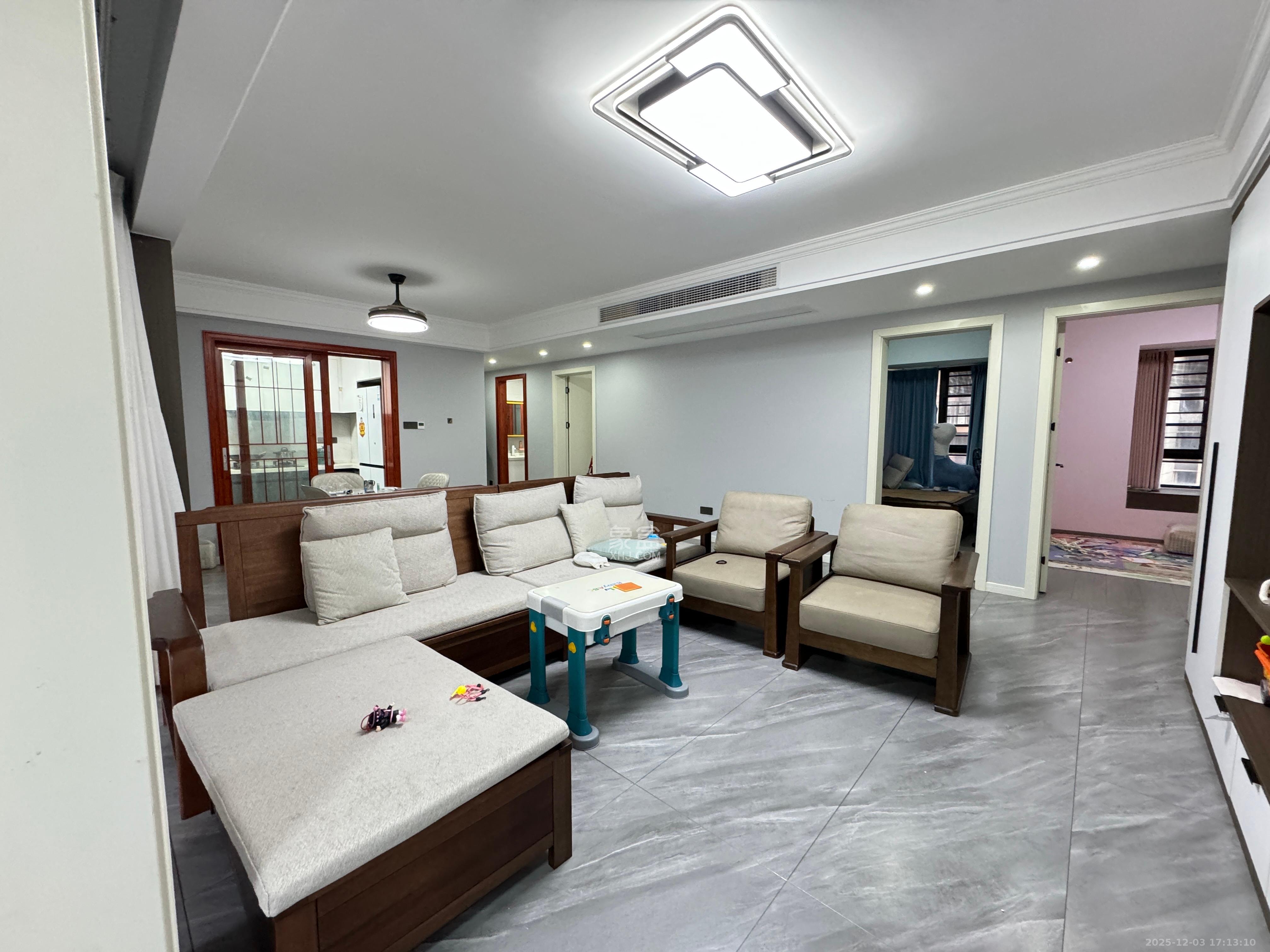 保利城（中航城国际社区、郡原美村）  4室2厅2卫    3200.0元/月室内图