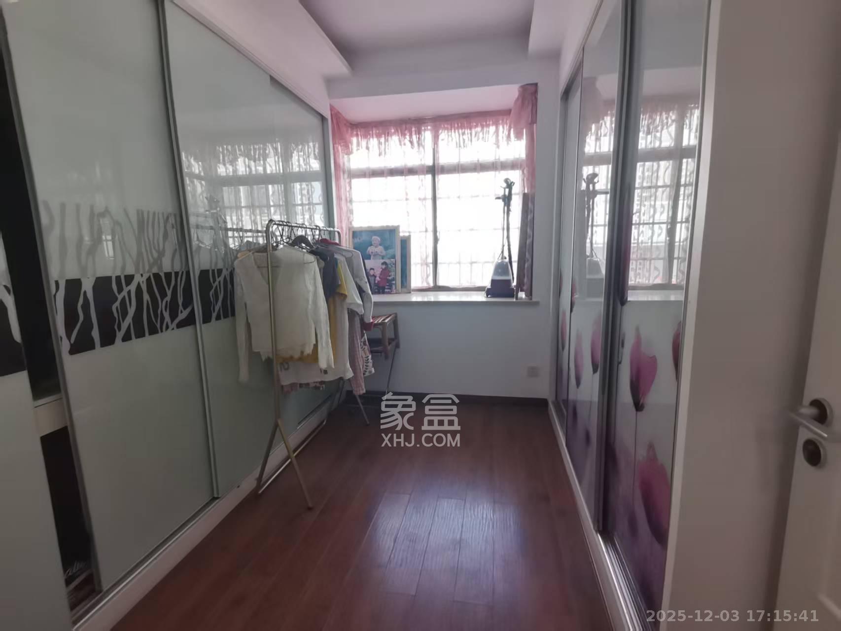 兴联母山小区  3室2厅2卫    1600.0元/月室内图