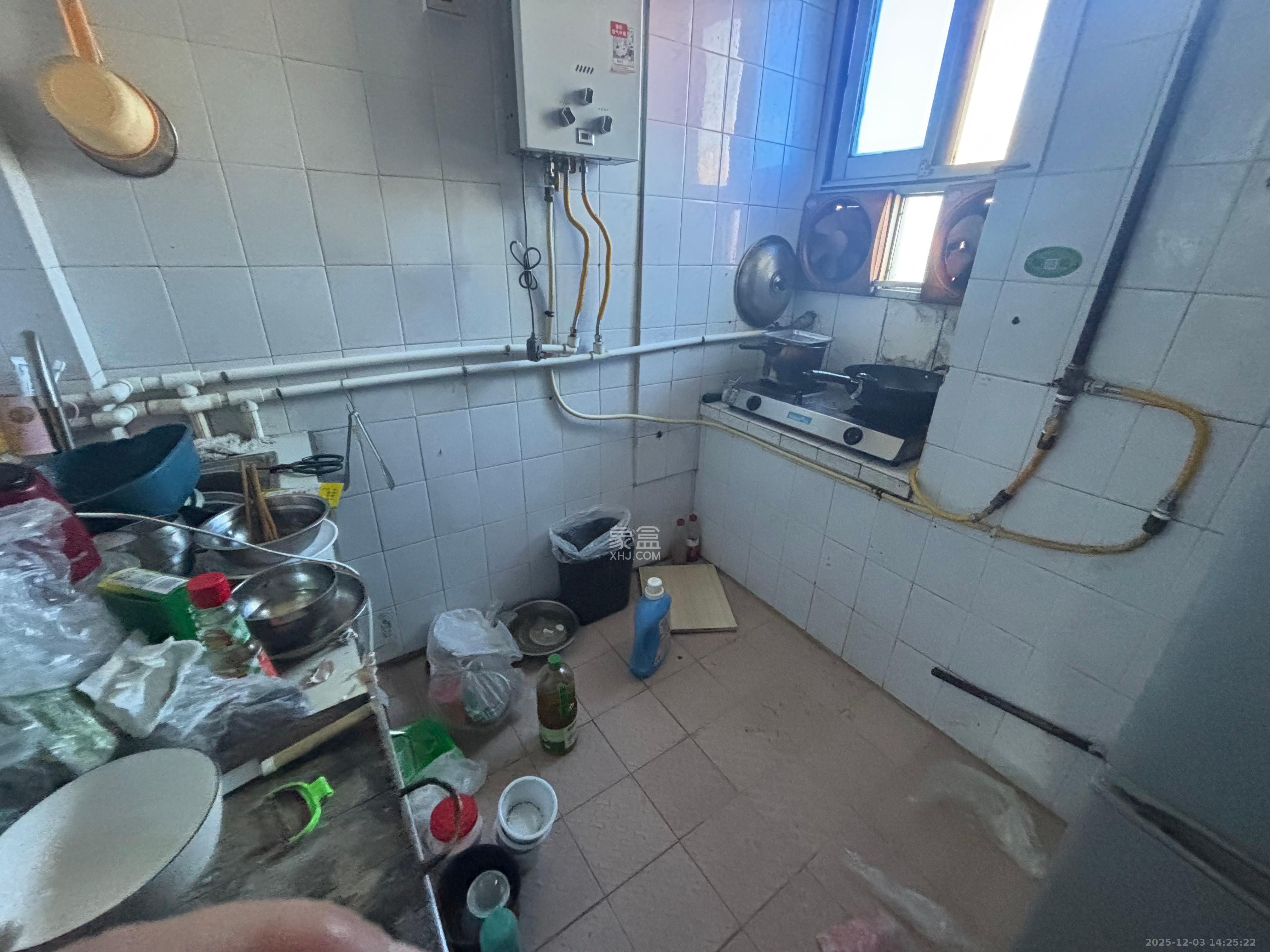 晓园宿舍(晓园路湘运小区) 2室2厅1卫 1600.0元/月 晓园宿舍(晓园路湘运小区) 2室2厅1卫 1600.0元/月室内图