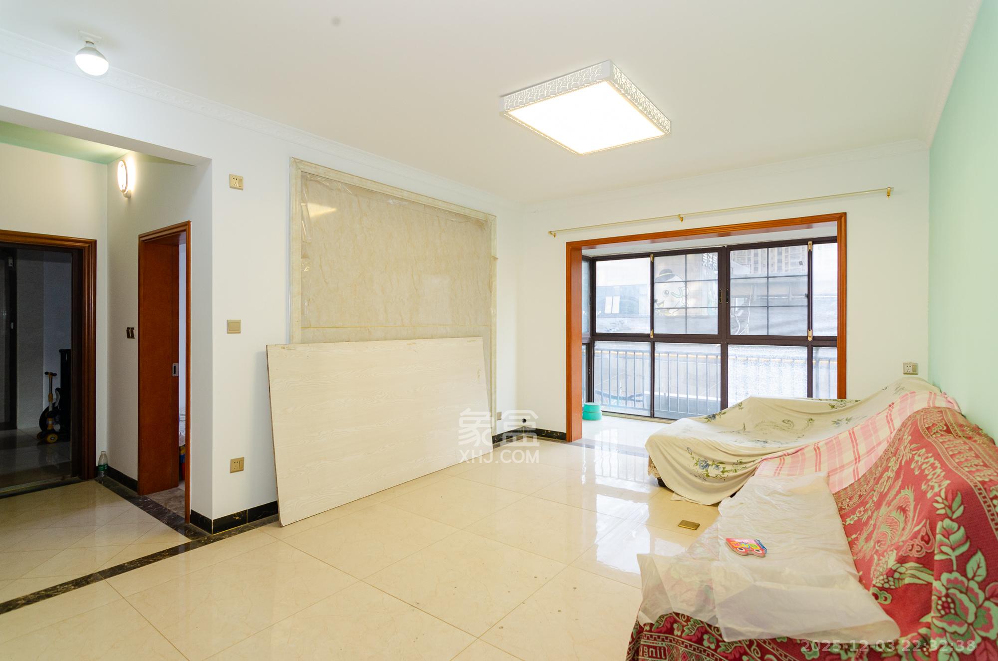 新华联梦想城  4室2厅2卫    98.0万