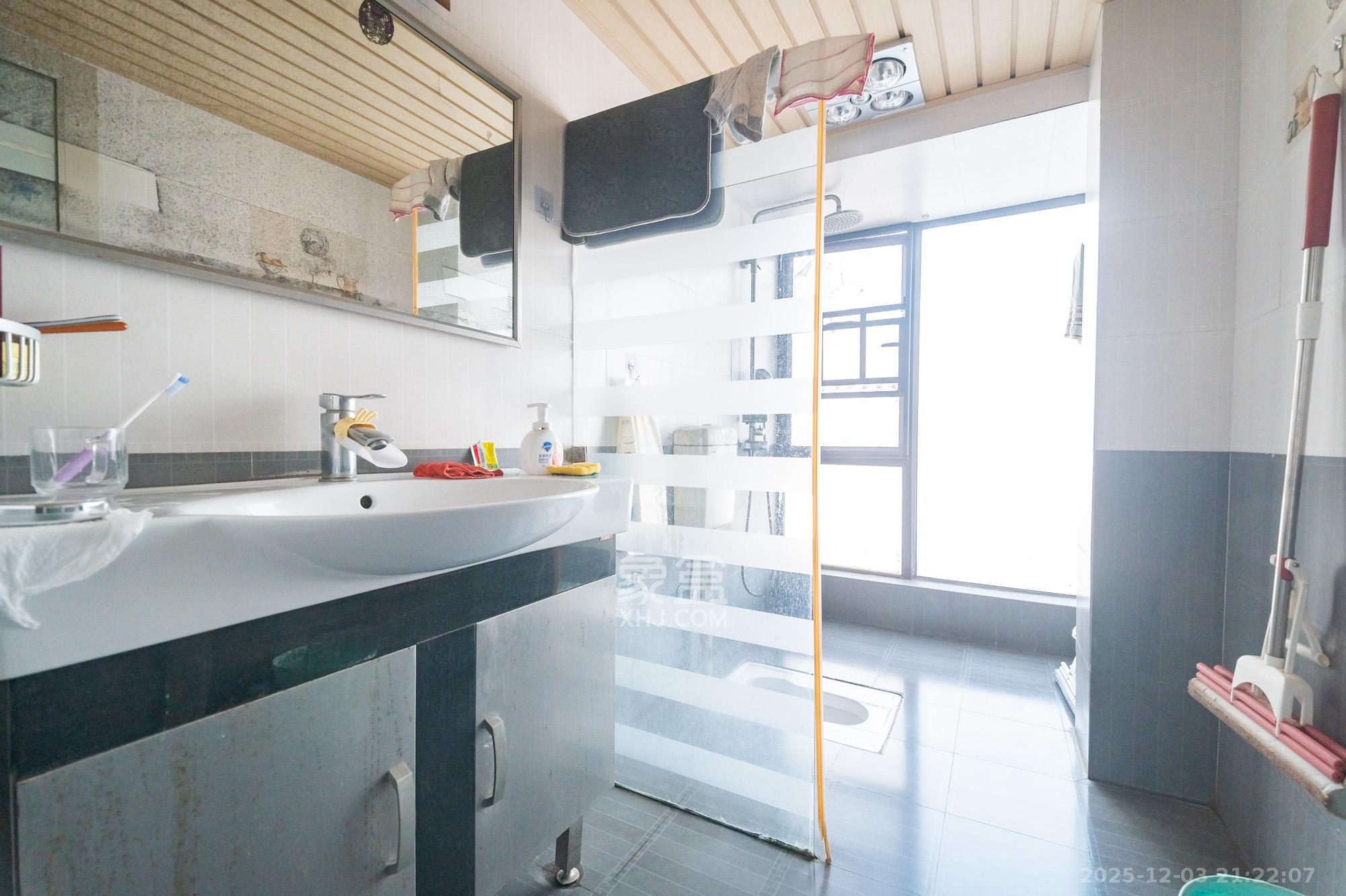 幸福里润城(幸福里二期) 1室2厅2卫 75.8万 幸福里润城(幸福里二期) 1室2厅2卫 75.8万卫生间