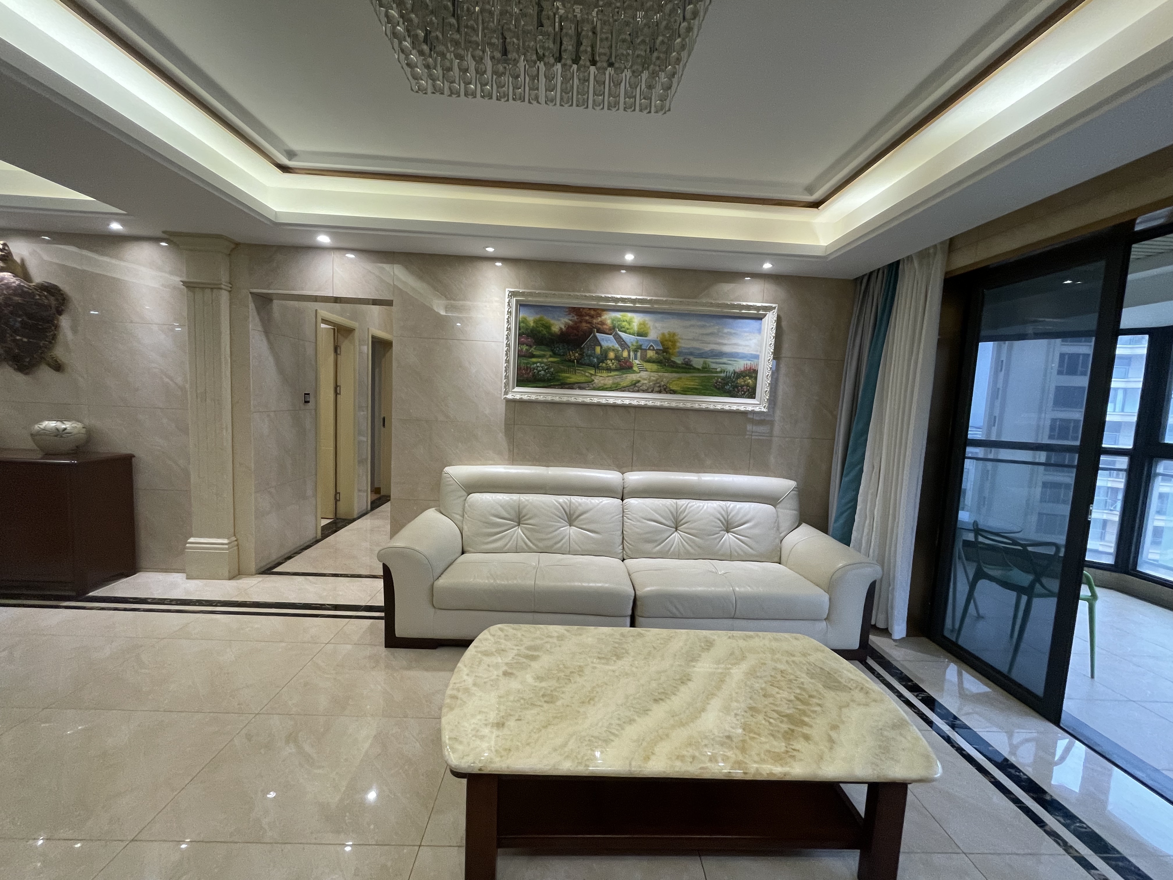 观澜湖中央公园  3室3厅2卫    288.0万客厅