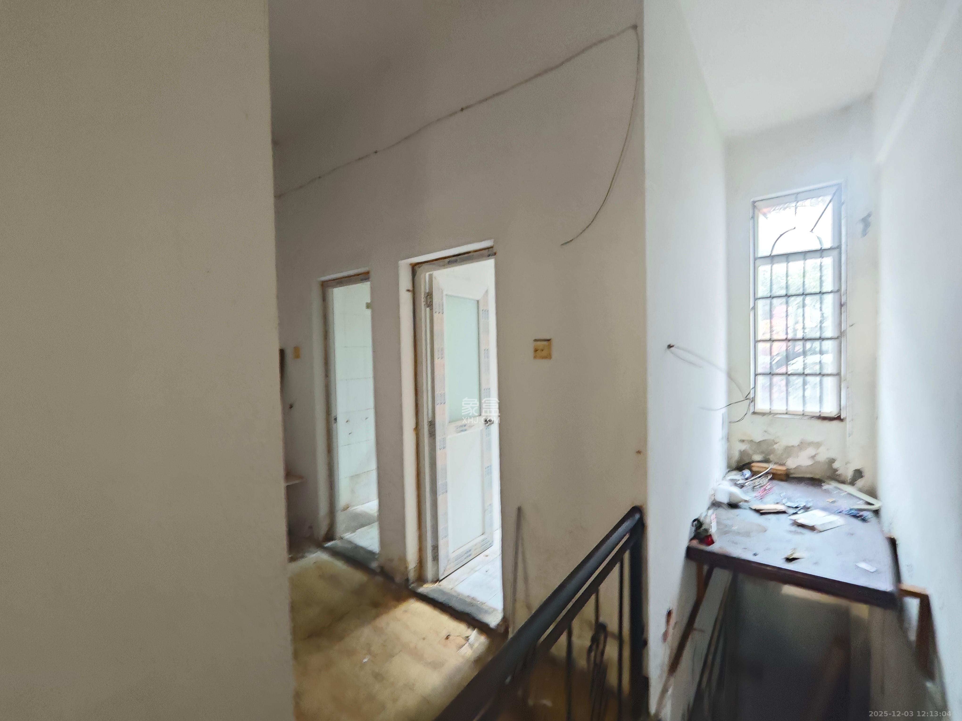 山水人家一二期   103.27㎡      2300.0元/月室内图