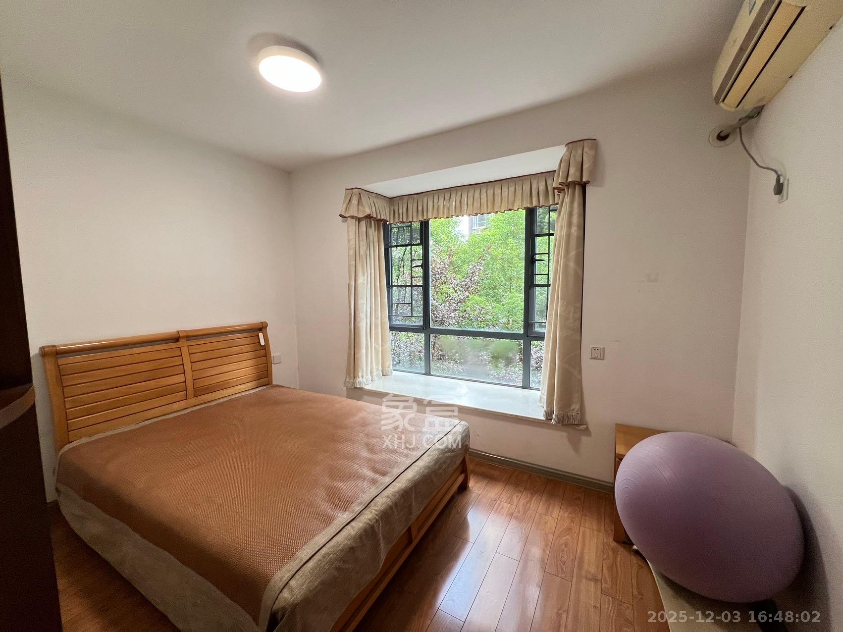 西子花苑  3室2厅2卫    3000.0元/月室内图