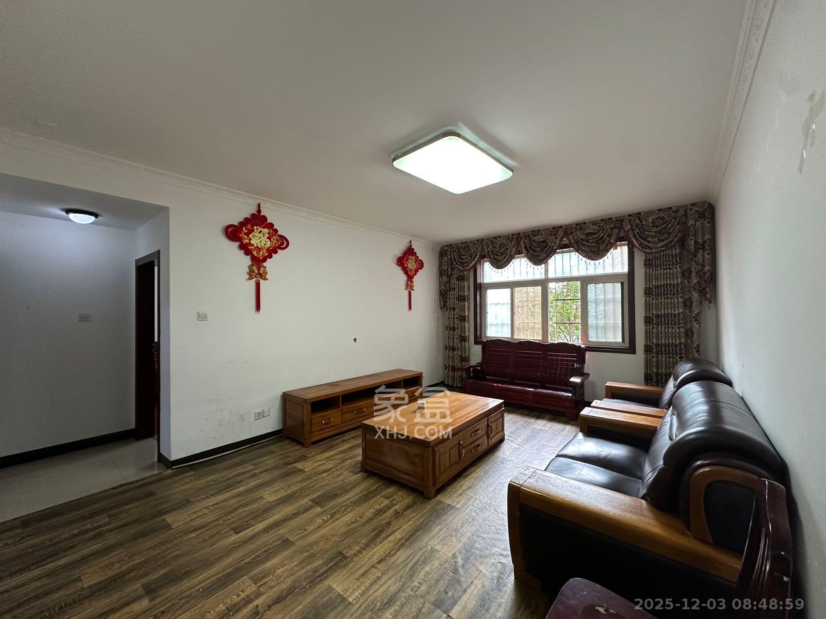 黎郡新宇熙春园  3室2厅2卫    2200.0元/月