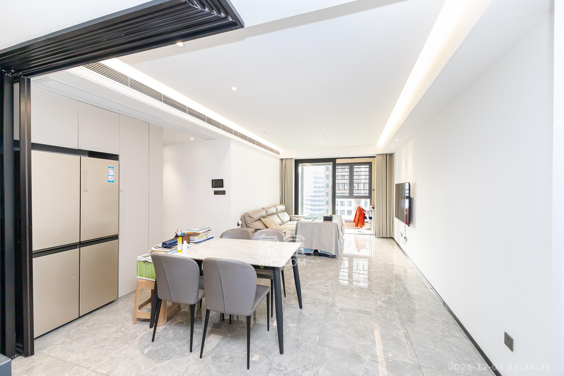 万科滨河道  3室2厅2卫    140.0万