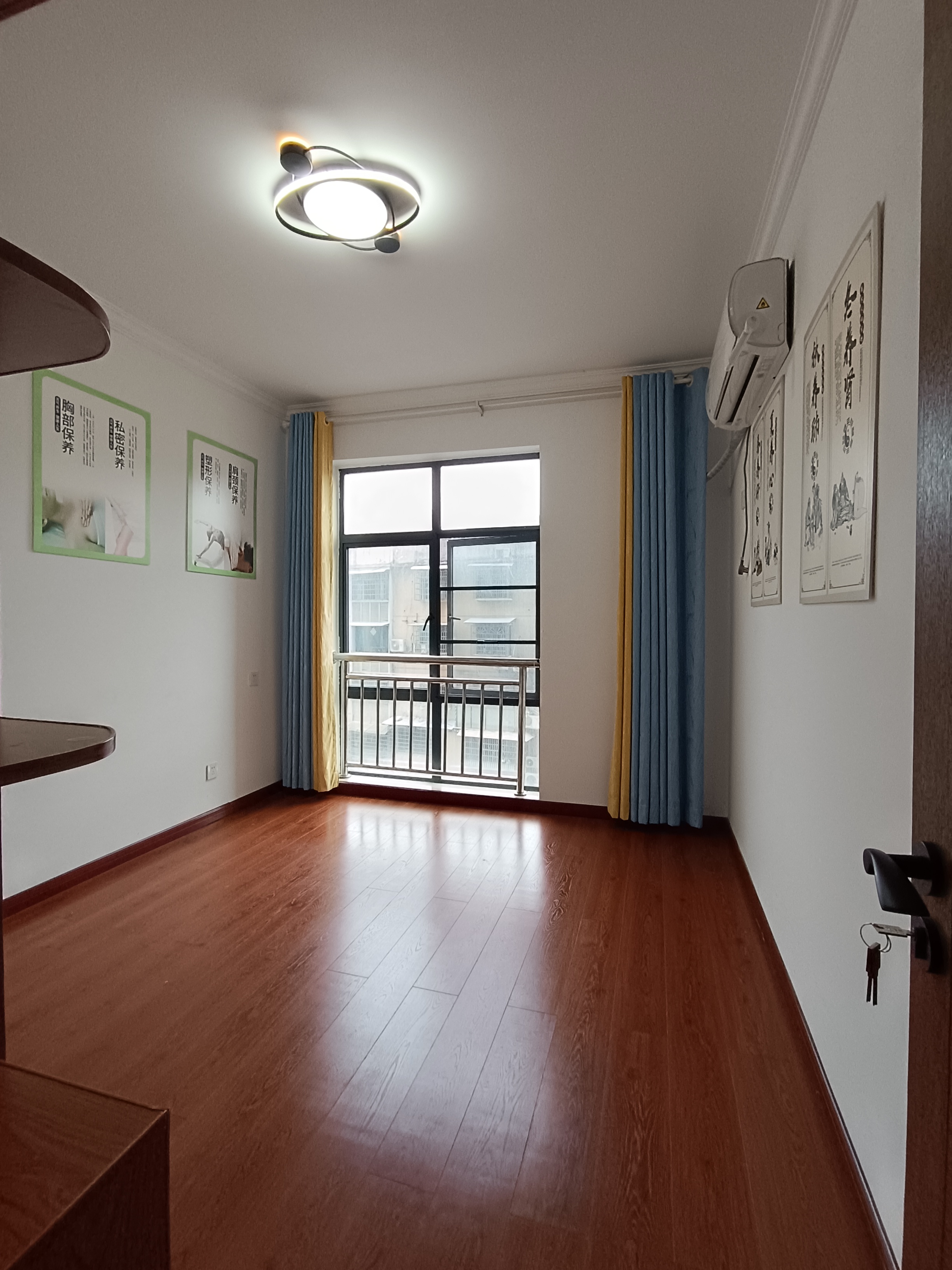 南门口安置小区一期  3室2厅2卫    1800.0元/月室内图