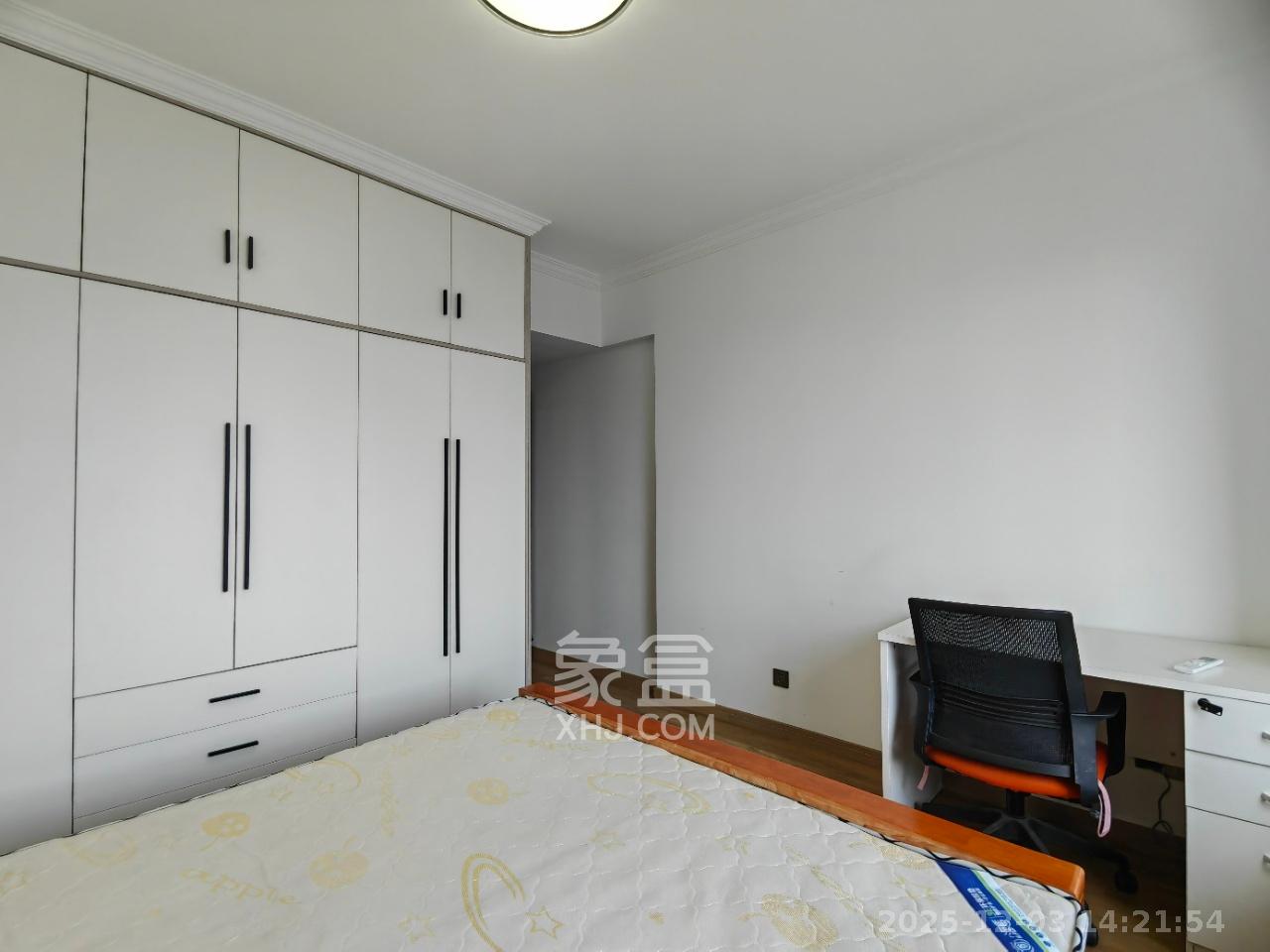 深业睿城 3室2厅2卫 2500.0元/月 深业睿城 3室2厅2卫 2500.0元/月室内图