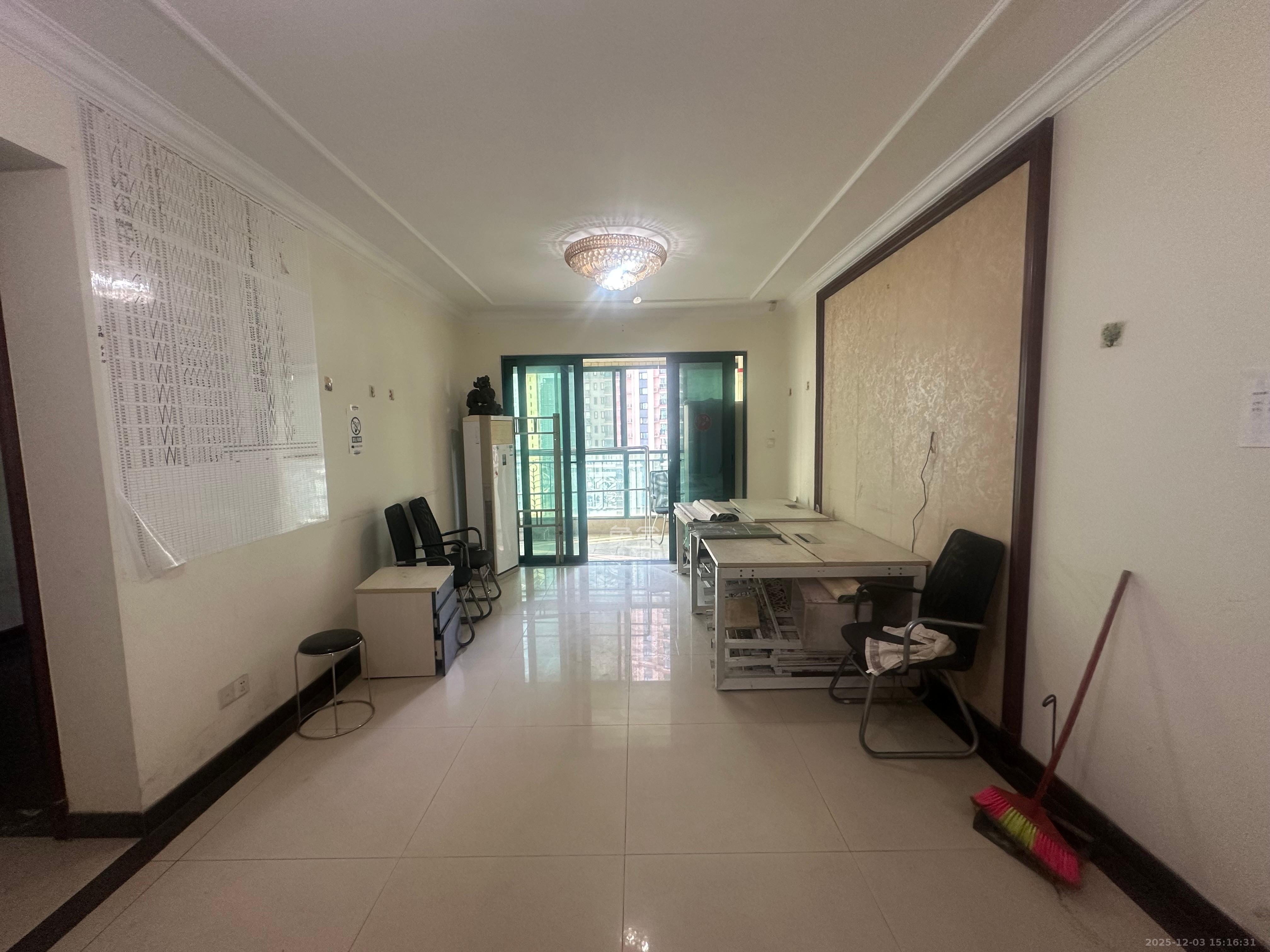 恒大御景湾  3室2厅1卫    2800.0元/月